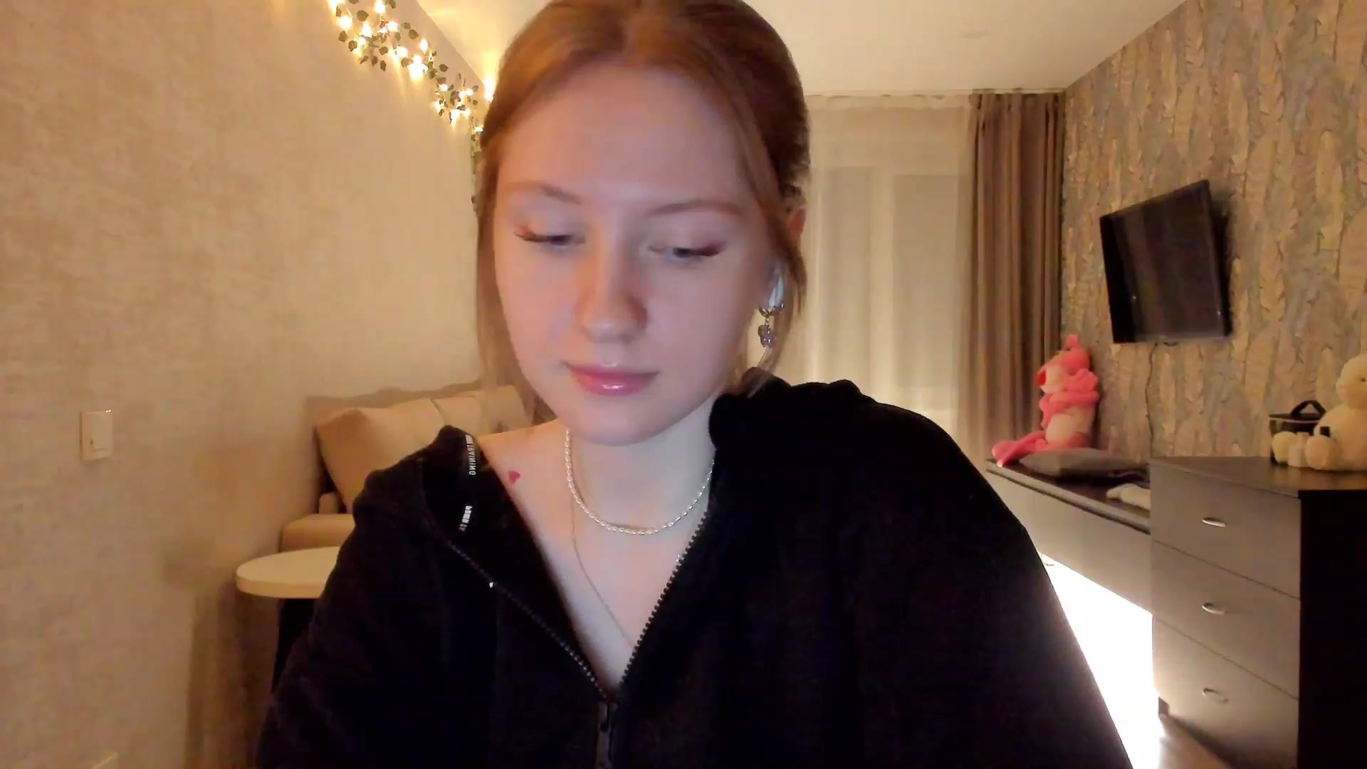 Gallery image thumbnail from cutegirlAlice's myfreecams stream on, 02/20/2023, 14:57 image 7 of 20