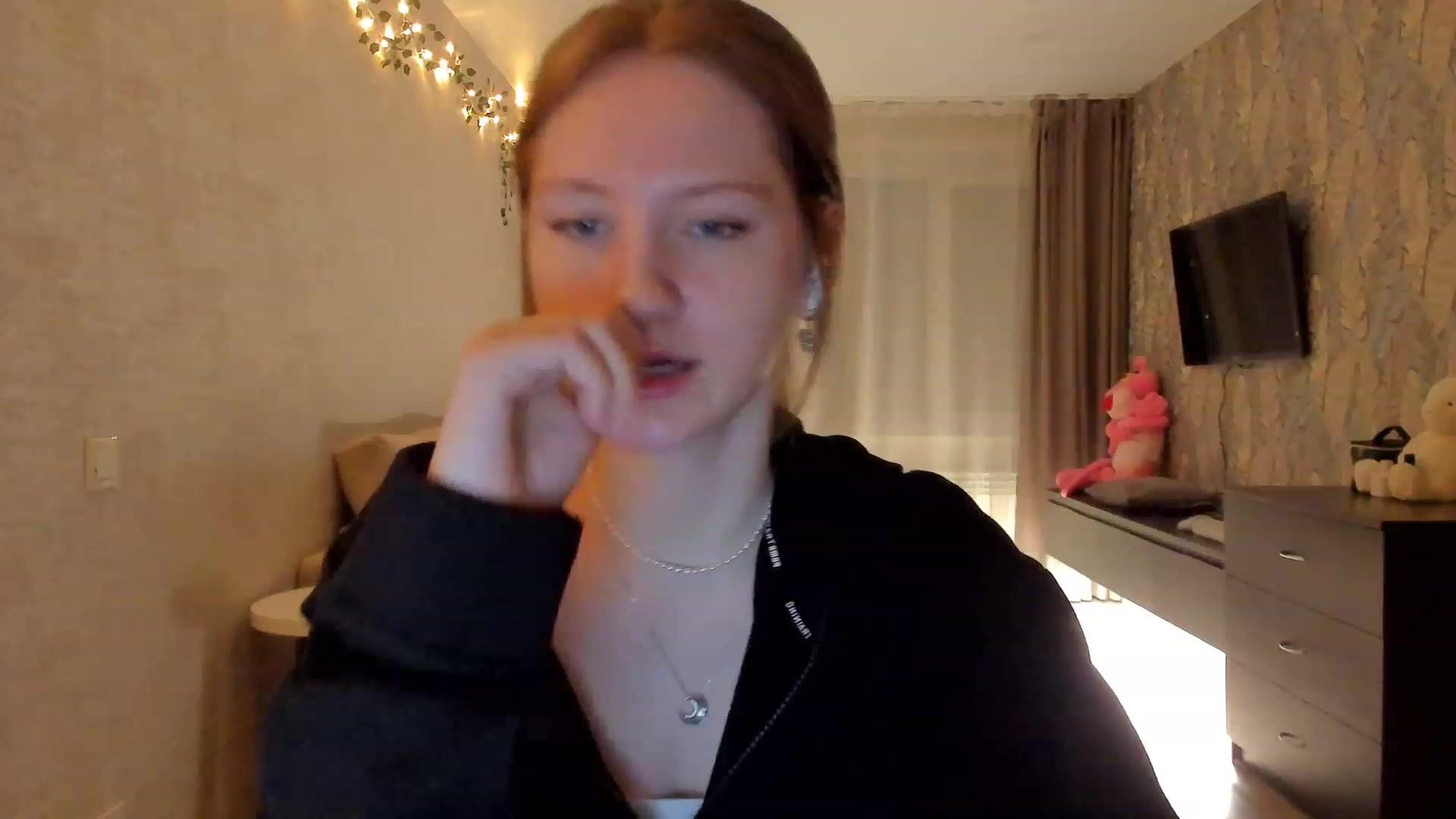 Gallery image thumbnail from cutegirlAlice's myfreecams stream on, 02/20/2023, 14:57 image 3 of 20
