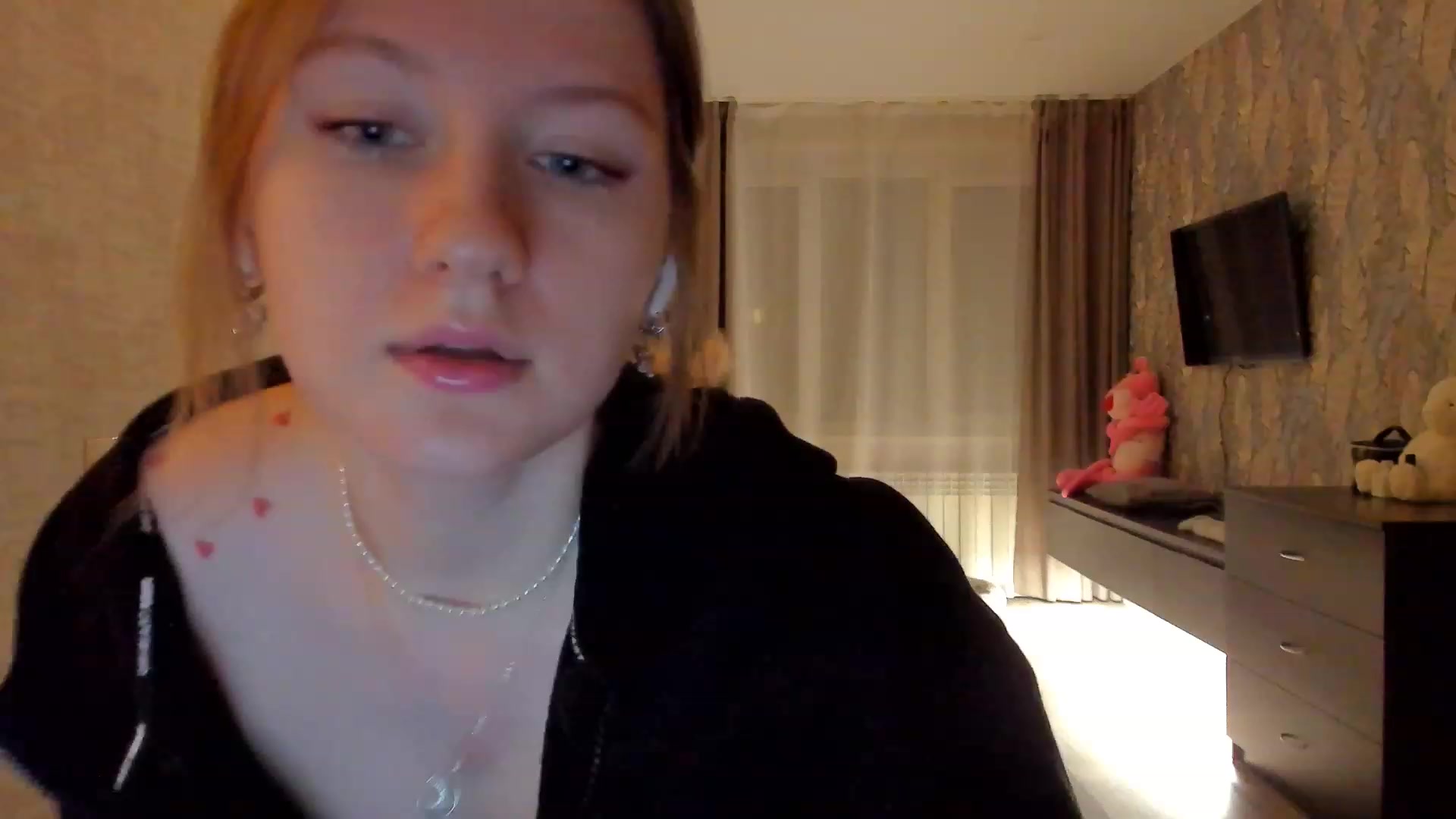 Gallery image thumbnail from cutegirlAlice's myfreecams stream on, 02/20/2023, 14:57 image 6 of 20