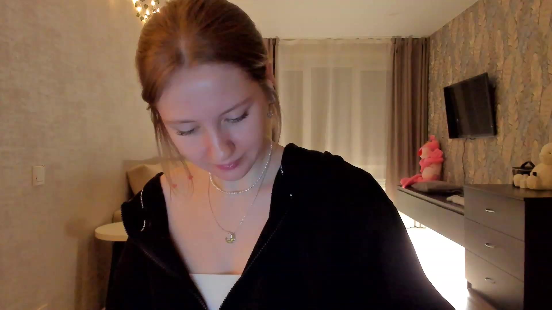 Gallery image thumbnail from cutegirlAlice's myfreecams stream on, 02/20/2023, 14:57 image 12 of 20