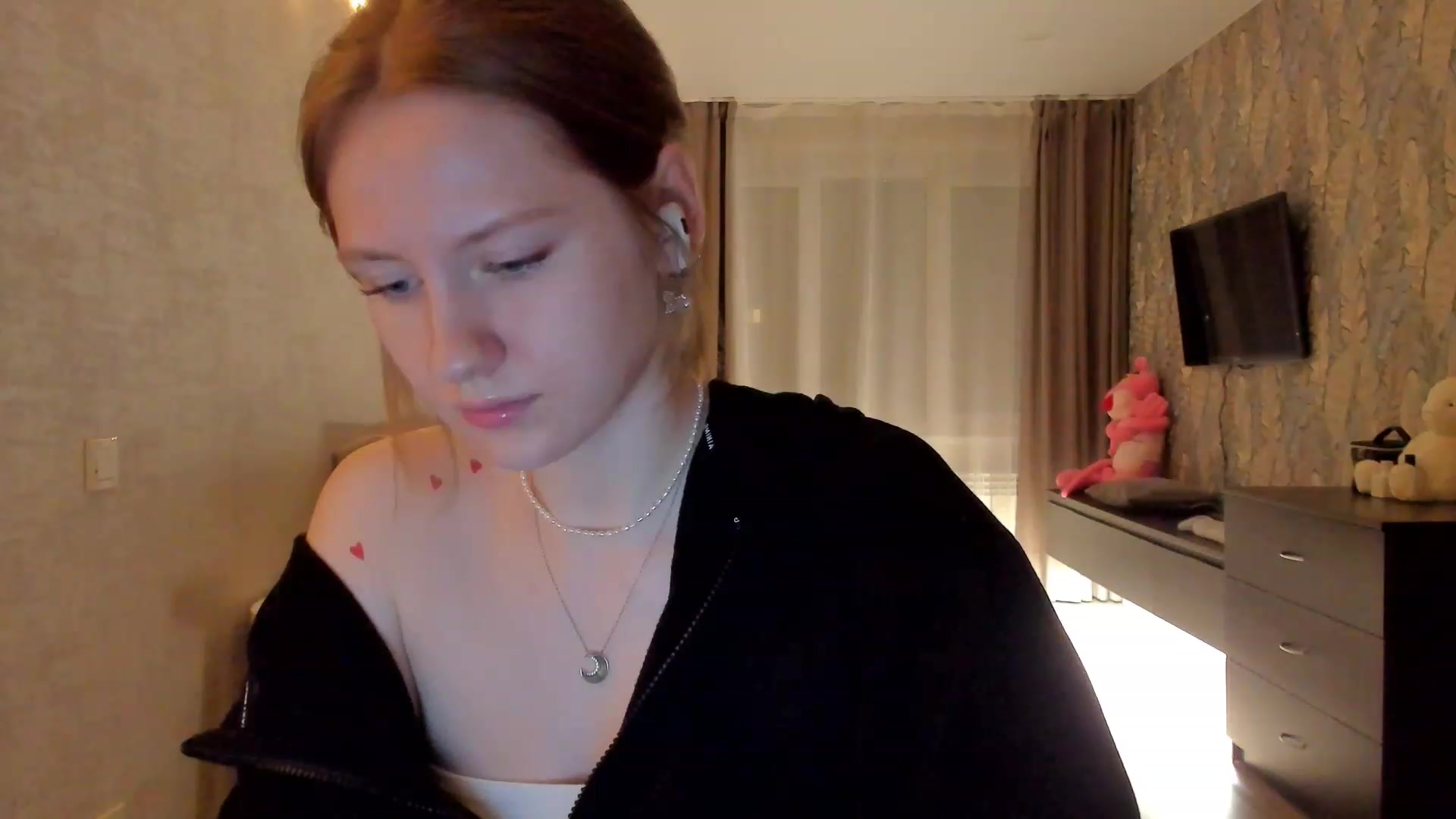 Gallery image thumbnail from cutegirlAlice's myfreecams stream on, 02/20/2023, 14:57 image 11 of 20