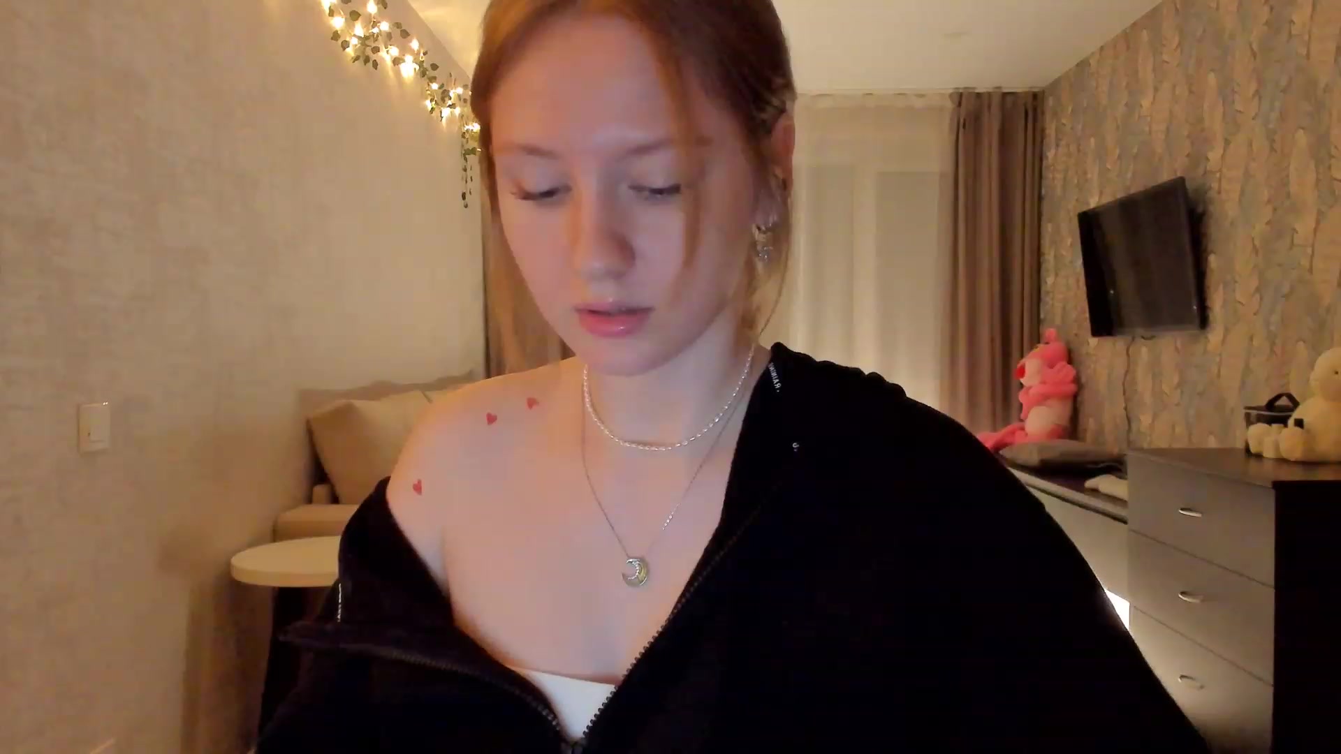 Gallery image thumbnail from cutegirlAlice's myfreecams stream on, 02/20/2023, 14:57 image 9 of 20