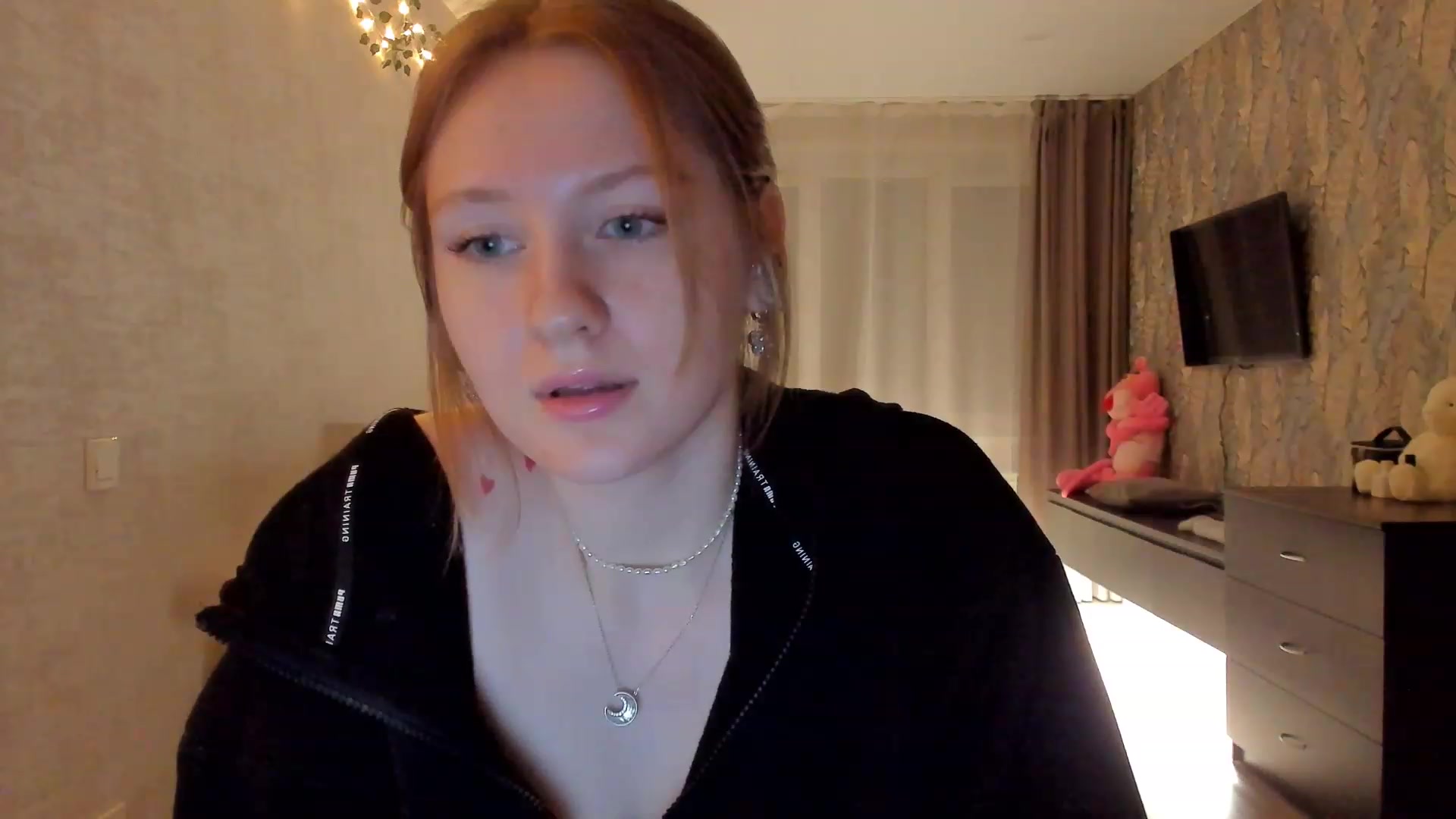 Gallery image thumbnail from cutegirlAlice's myfreecams stream on, 02/20/2023, 14:57 image 10 of 20
