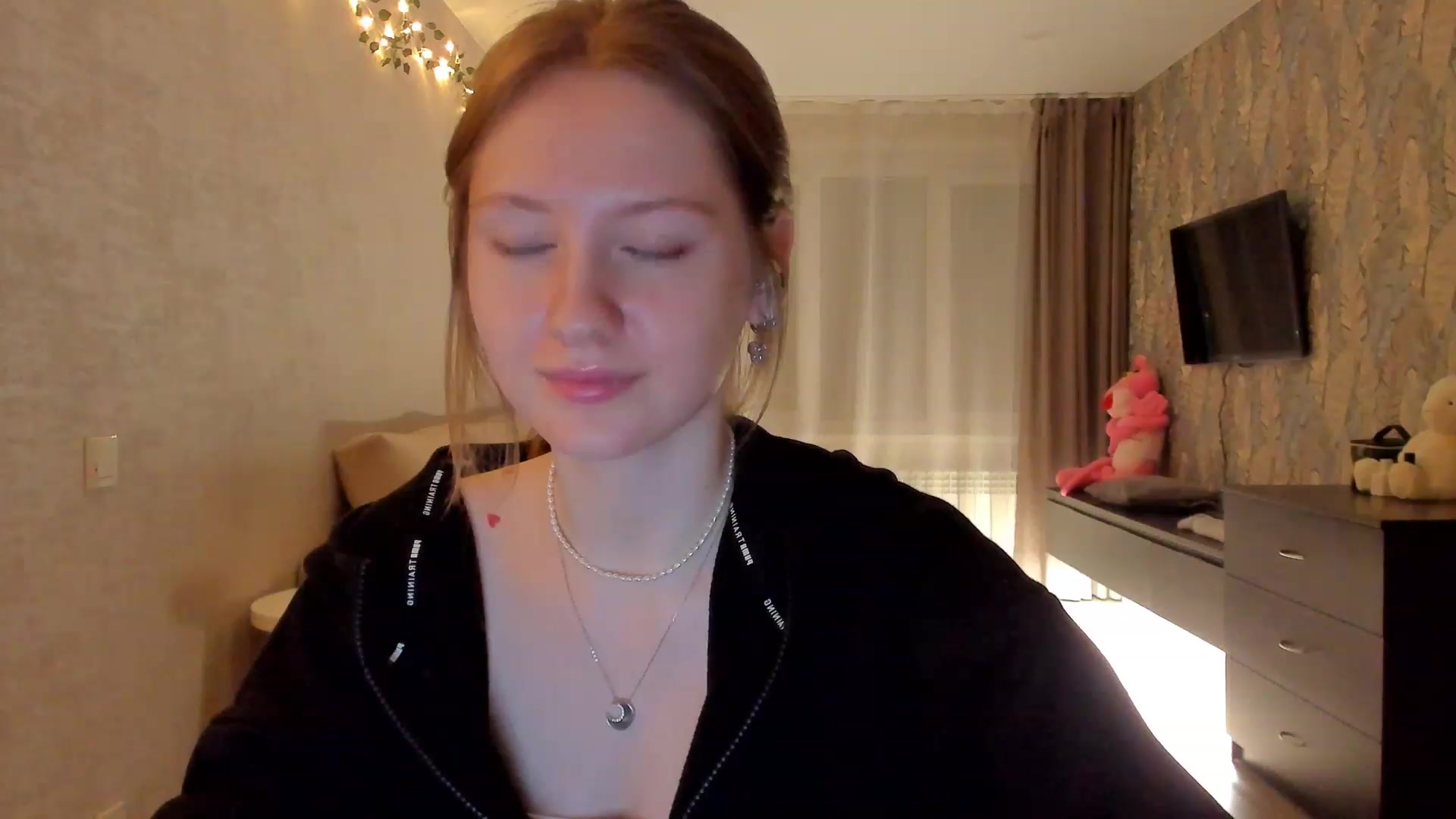 Gallery image thumbnail from cutegirlAlice's myfreecams stream on, 02/20/2023, 14:57 image 13 of 20