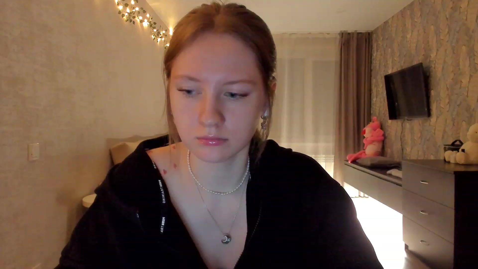 Gallery image thumbnail from cutegirlAlice's myfreecams stream on, 02/20/2023, 14:57 image 4 of 20