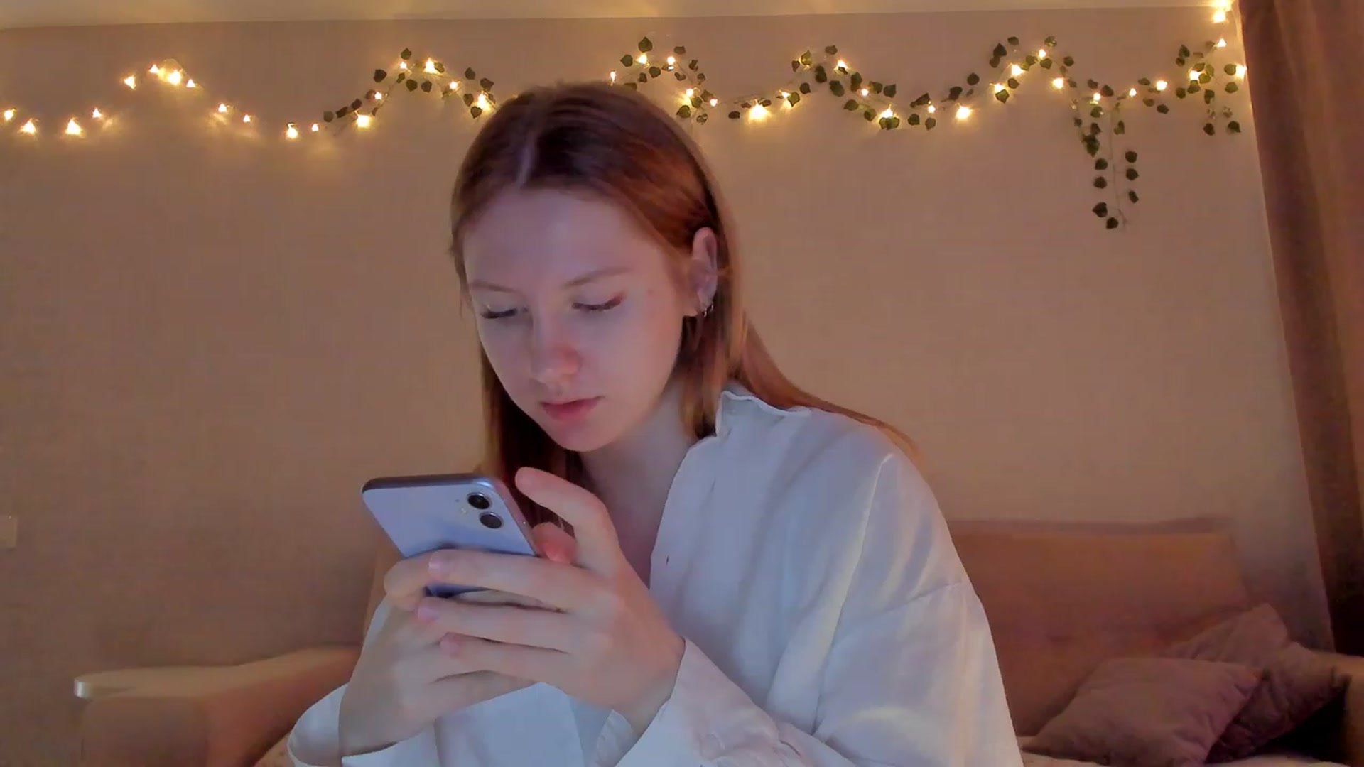 Gallery image thumbnail from cutegirlAlice's myfreecams stream on, 02/26/2023, 08:43 image 2 of 20