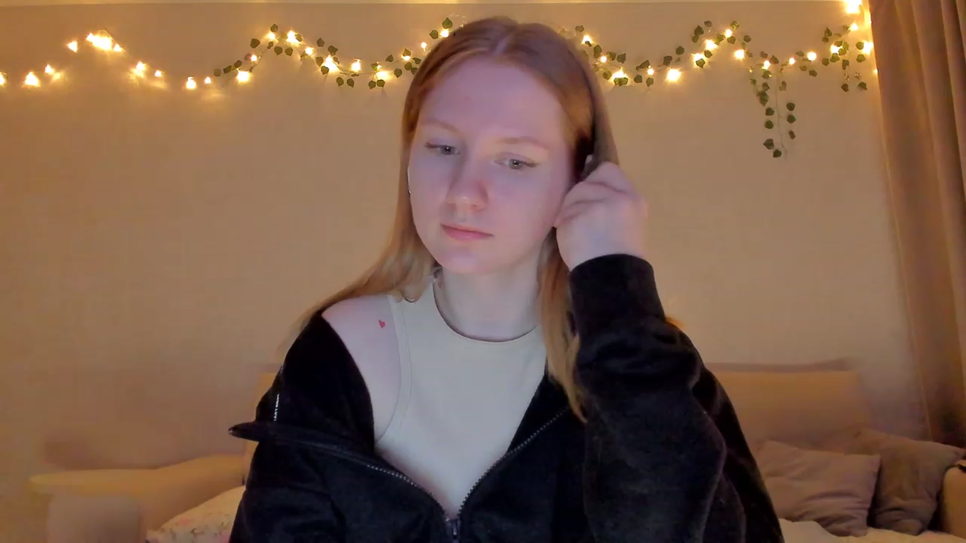 Gallery image thumbnail from cutegirlAlice's myfreecams stream on, 02/28/2023, 17:23 image 4 of 20