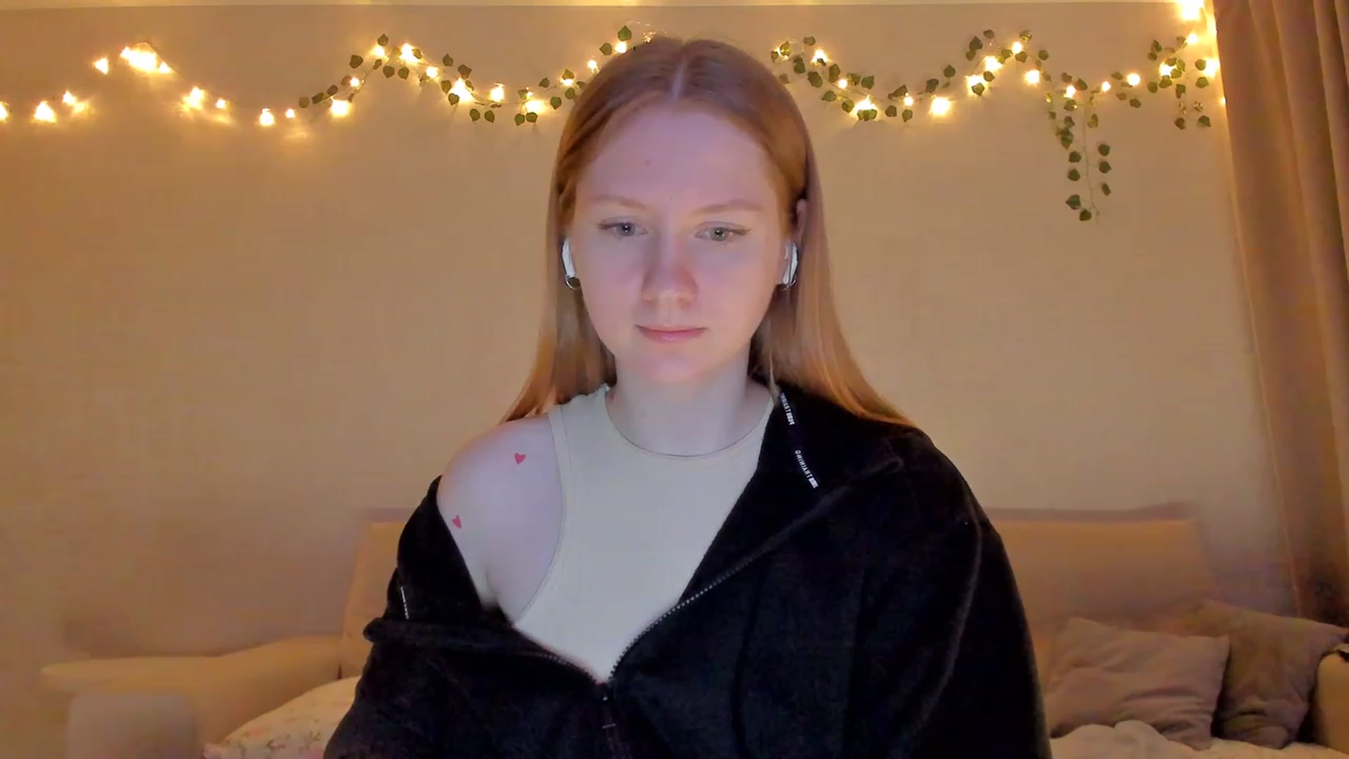 Gallery image thumbnail from cutegirlAlice's myfreecams stream on, 02/28/2023, 17:23 image 6 of 20