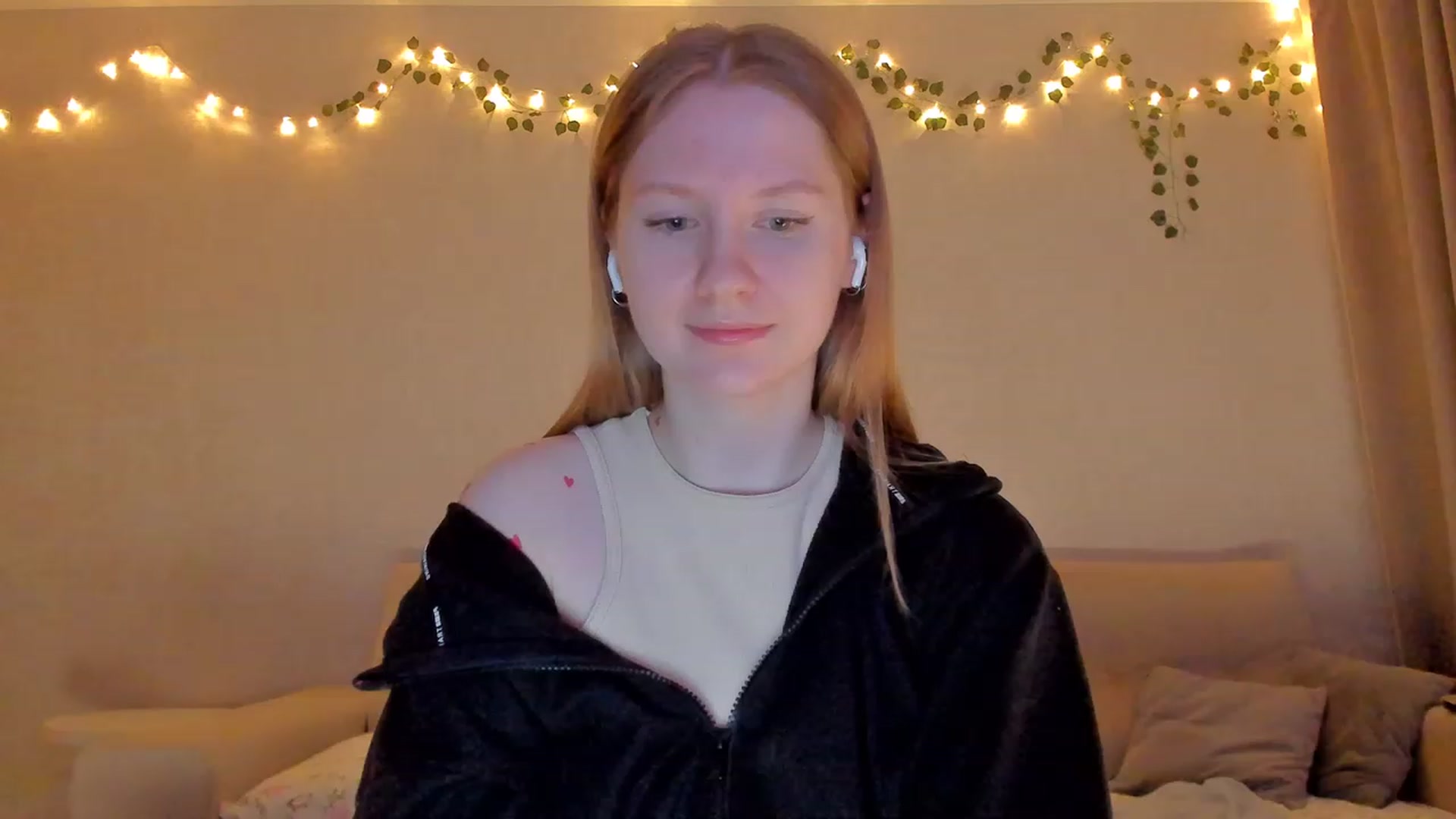 Gallery image thumbnail from cutegirlAlice's myfreecams stream on, 02/28/2023, 17:23 image 12 of 20
