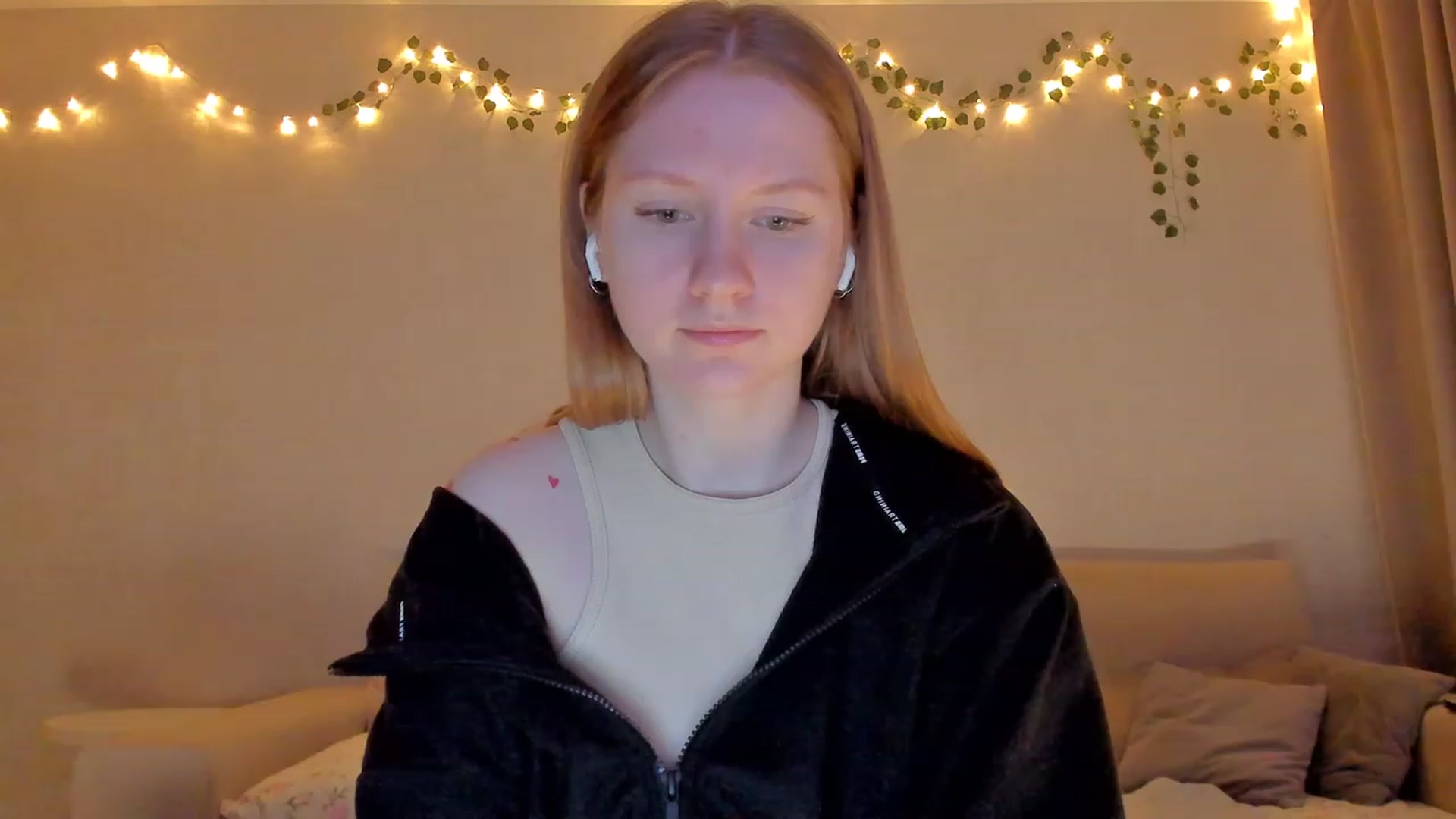 Gallery image thumbnail from cutegirlAlice's myfreecams stream on, 02/28/2023, 17:23 image 1 of 20