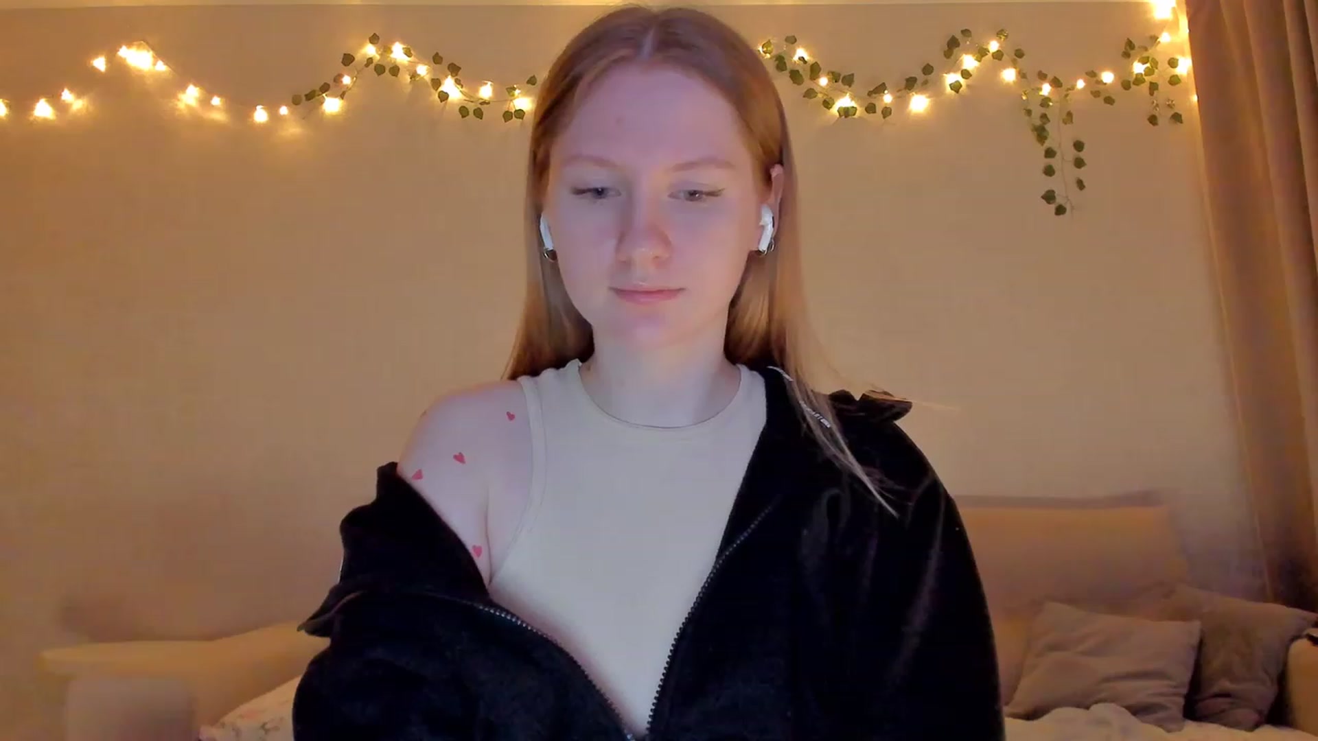 Gallery image thumbnail from cutegirlAlice's myfreecams stream on, 02/28/2023, 17:23 image 9 of 20