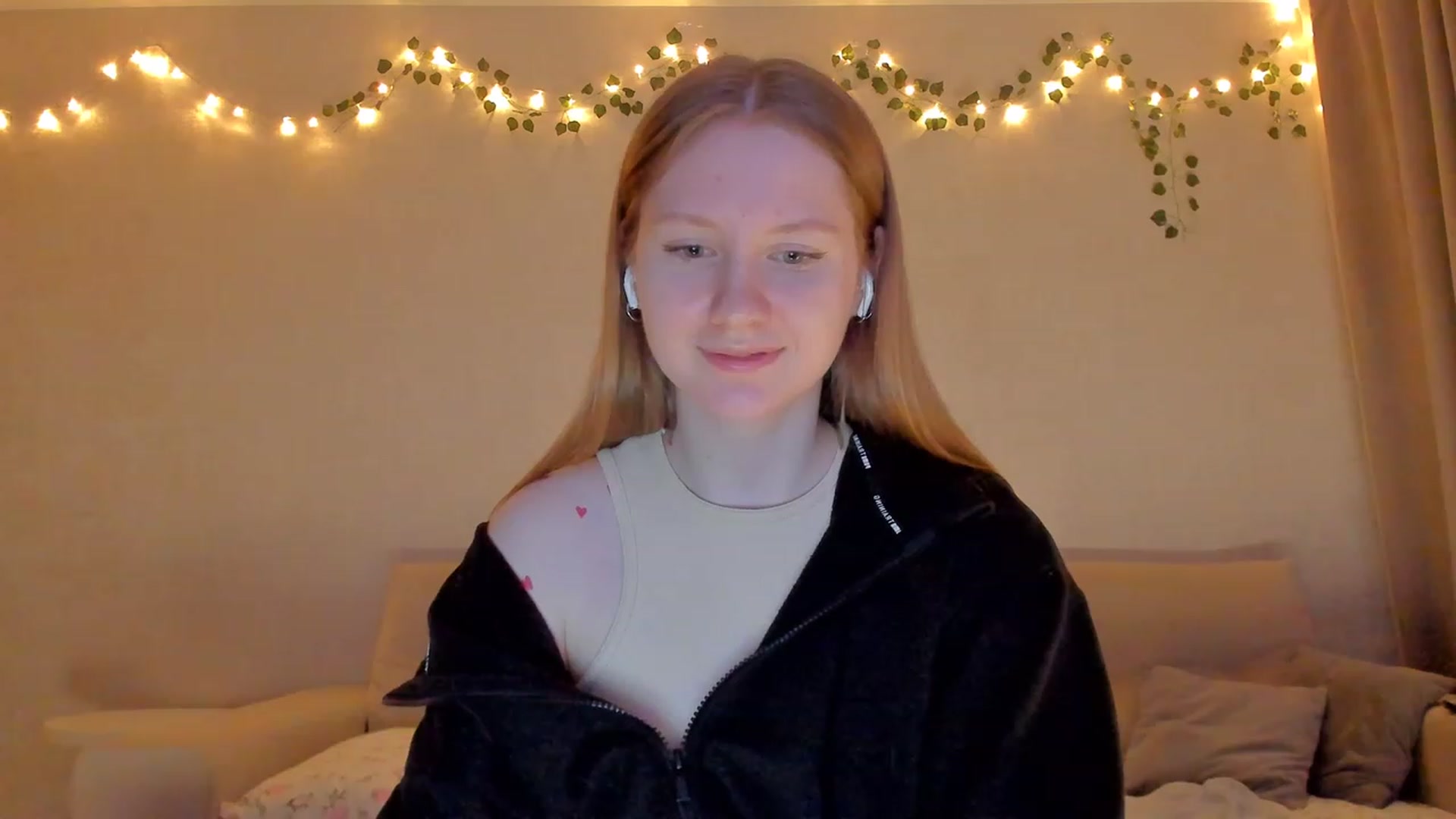 Gallery image thumbnail from cutegirlAlice's myfreecams stream on, 02/28/2023, 17:23 image 7 of 20