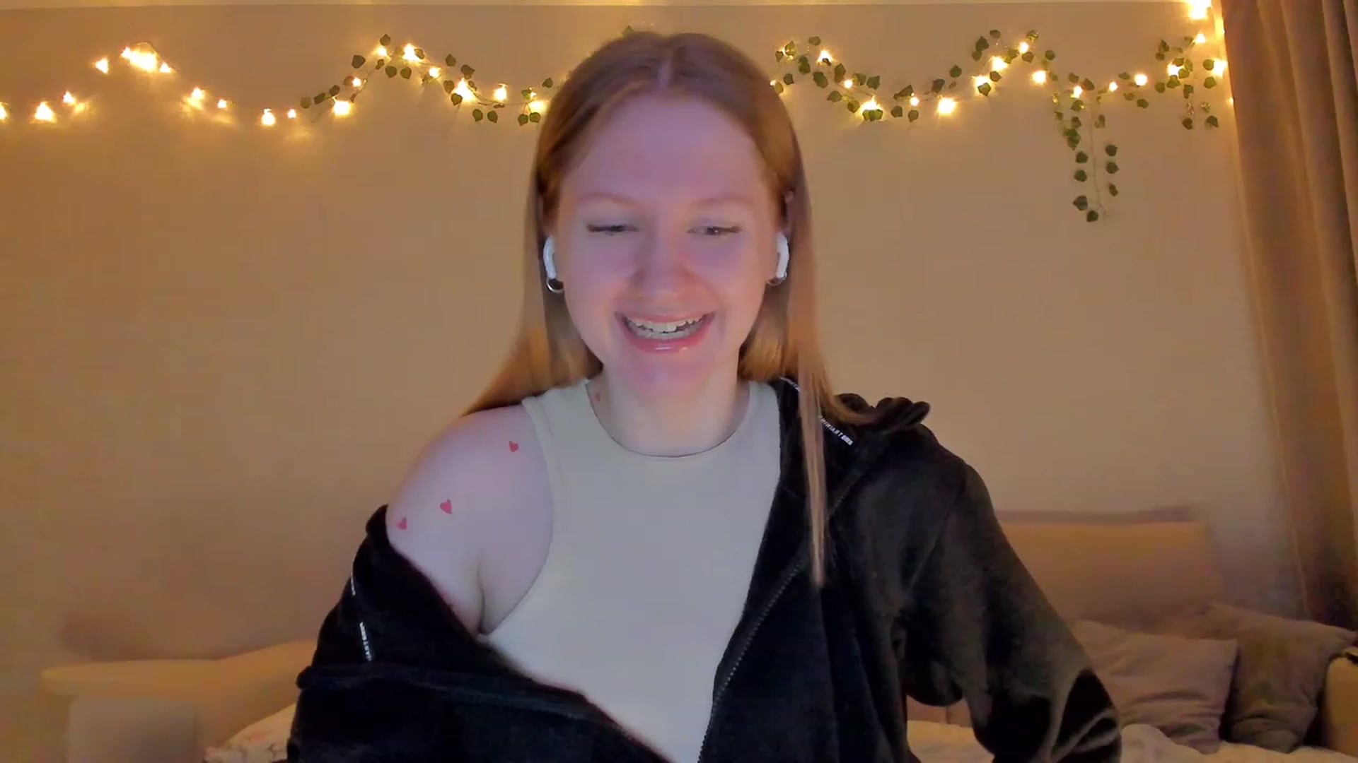 Gallery image thumbnail from cutegirlAlice's myfreecams stream on, 02/28/2023, 17:23 image 11 of 20