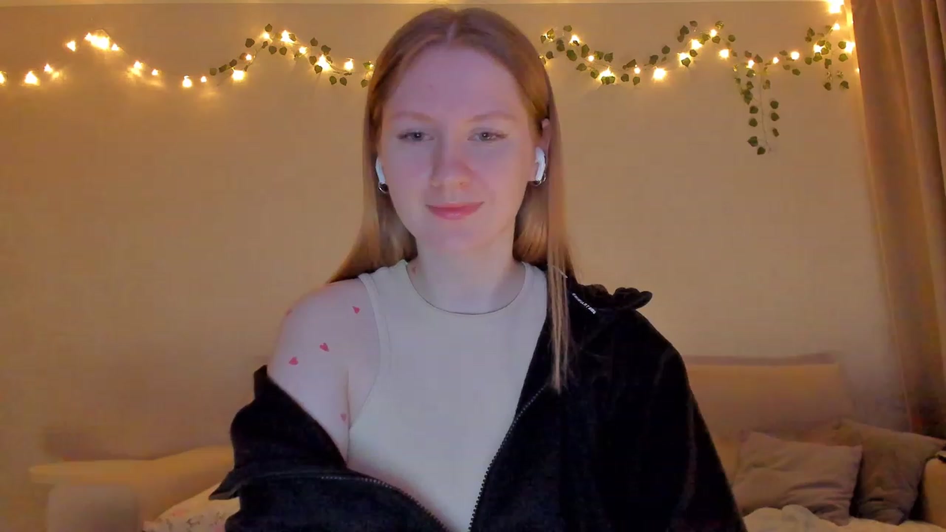 Gallery image thumbnail from cutegirlAlice's myfreecams stream on, 02/28/2023, 17:23 image 10 of 20