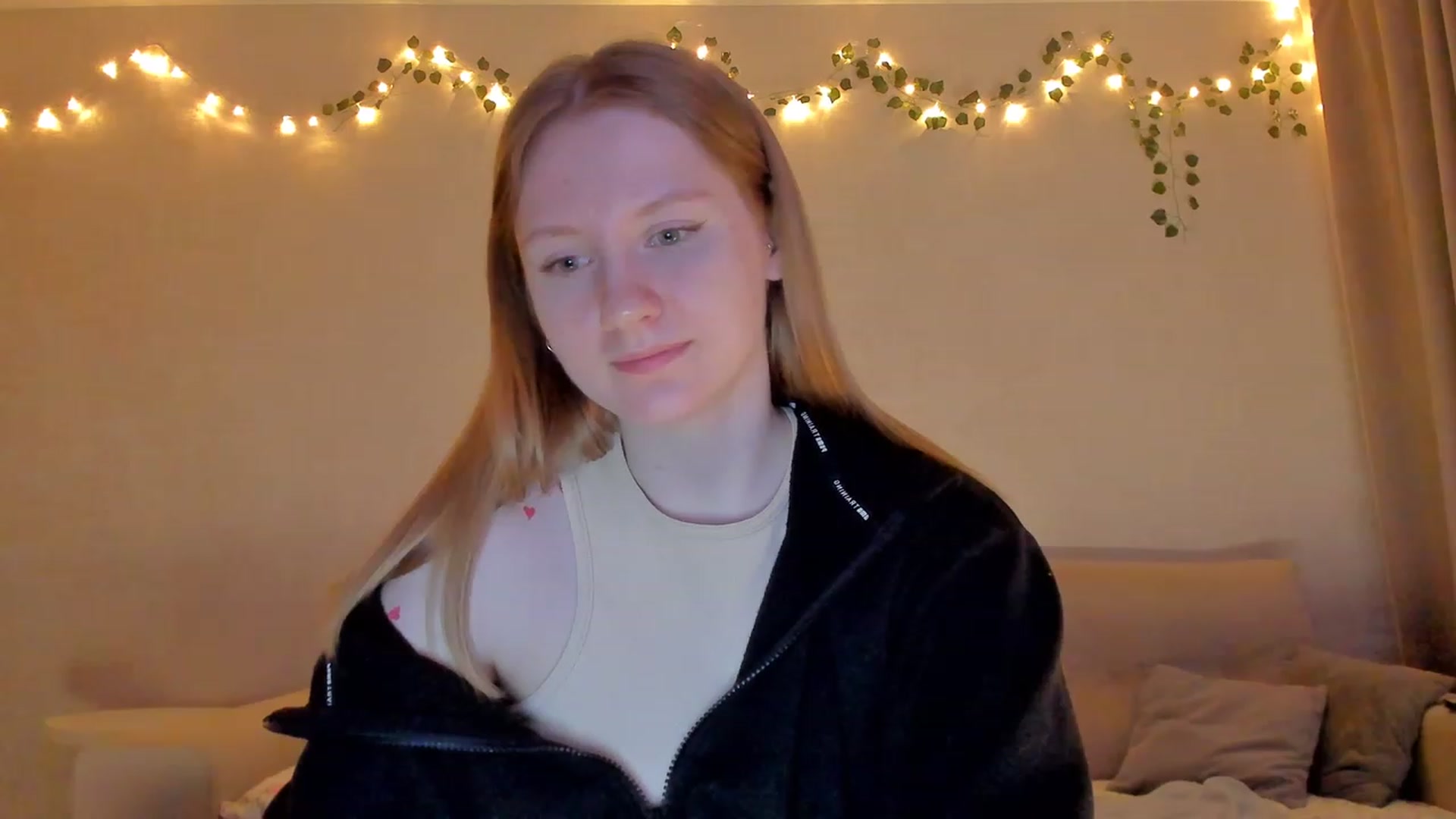 Gallery image thumbnail from cutegirlAlice's myfreecams stream on, 02/28/2023, 17:23 image 19 of 20