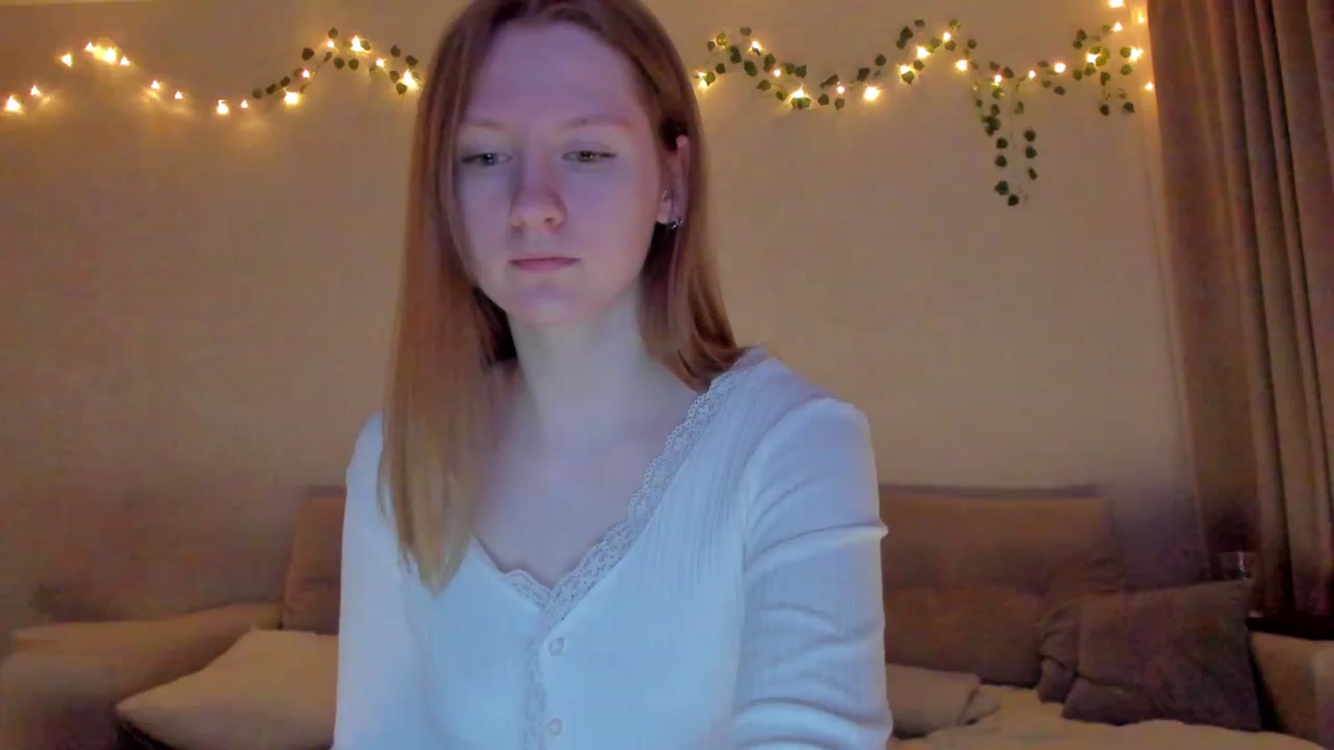 Gallery image thumbnail from cutegirlAlice's myfreecams stream on, 03/12/2023, 15:44 image 2 of 20