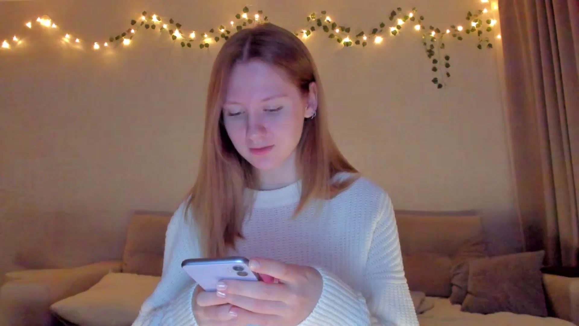 Gallery image thumbnail from cutegirlAlice's myfreecams stream on, 03/12/2023, 15:44 image 15 of 20