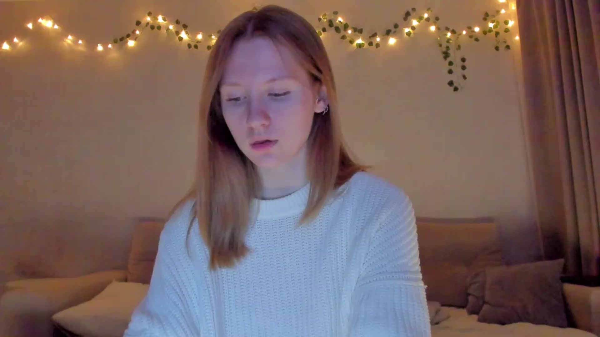 Gallery image thumbnail from cutegirlAlice's myfreecams stream on, 03/12/2023, 15:44 image 13 of 20