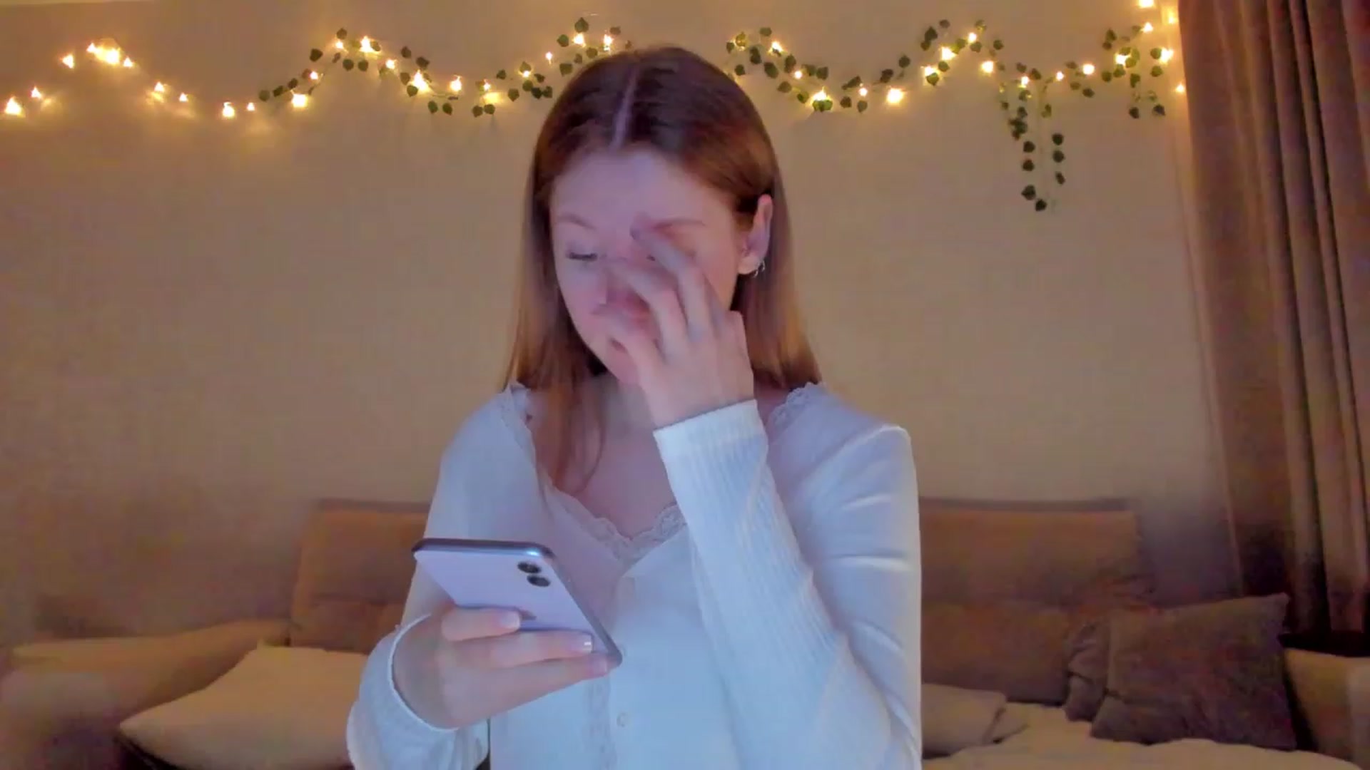 Gallery image thumbnail from cutegirlAlice's myfreecams stream on, 03/12/2023, 15:44 image 6 of 20