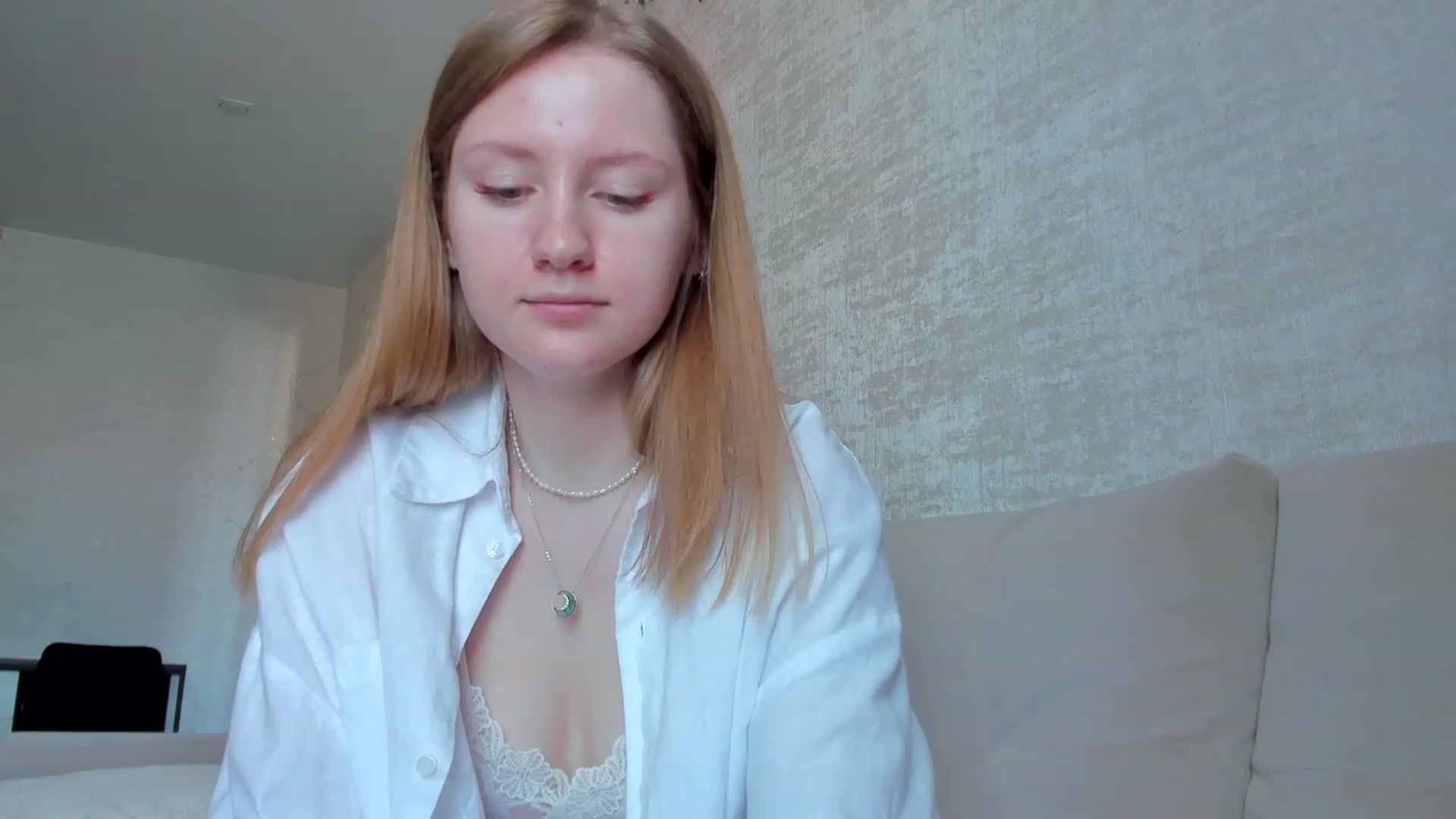 Gallery image thumbnail from cutegirlAlice's myfreecams stream on, 03/13/2023, 07:28 image 12 of 20