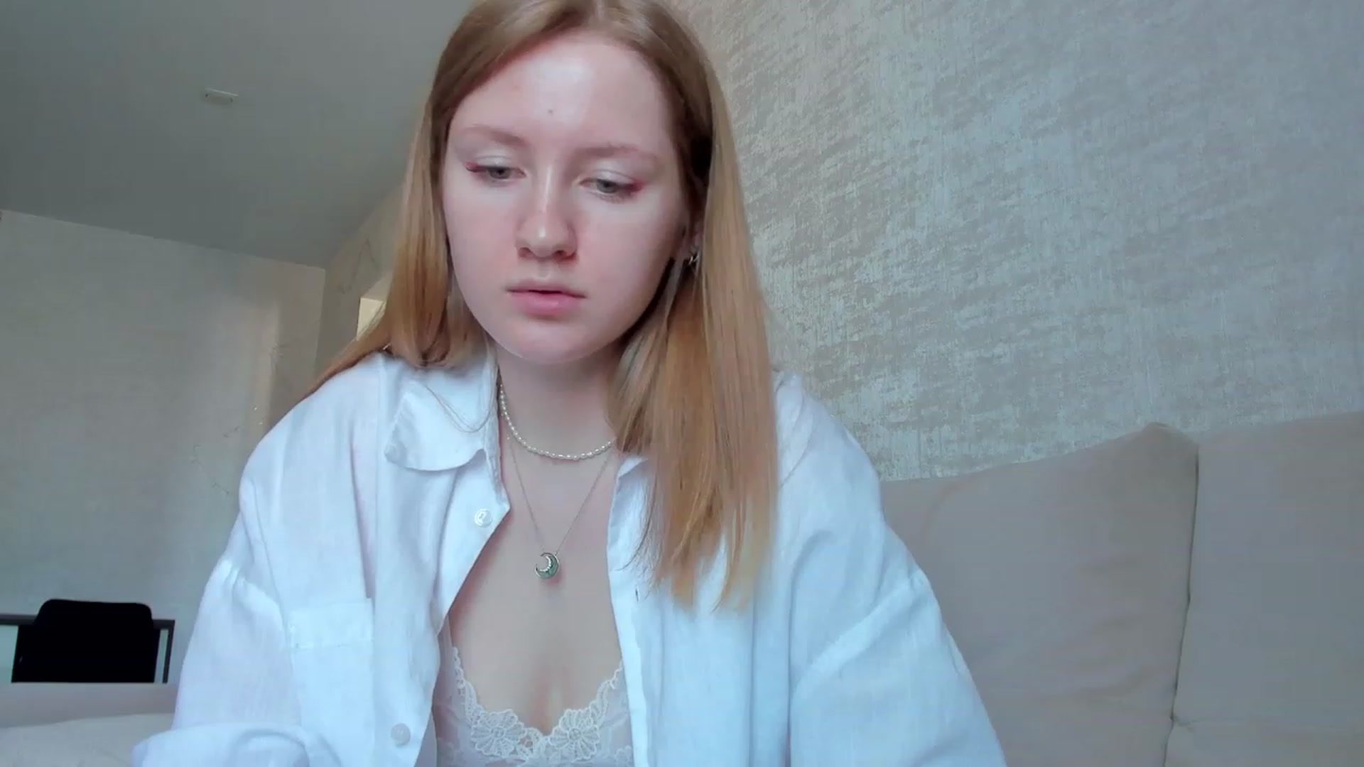 Gallery image thumbnail from cutegirlAlice's myfreecams stream on, 03/13/2023, 07:28 image 16 of 20
