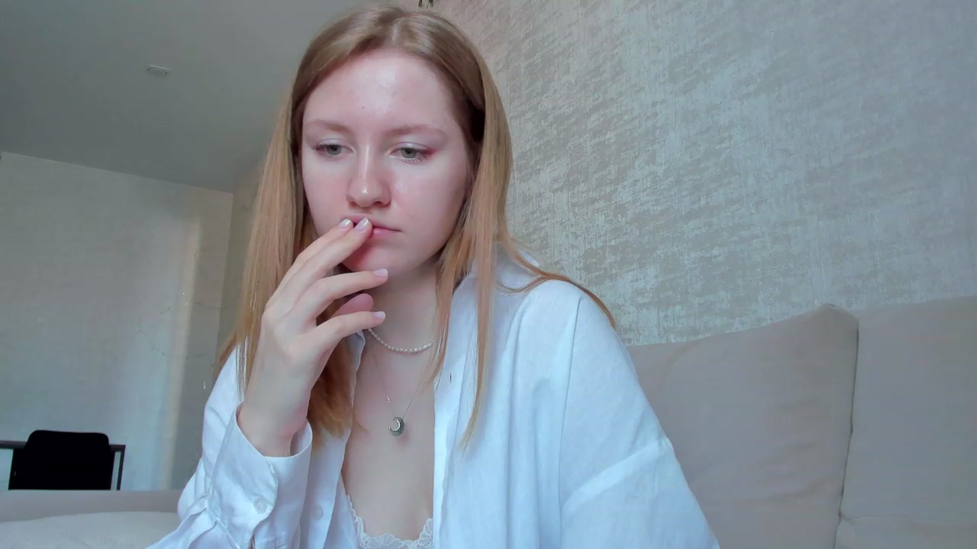 Gallery image thumbnail from cutegirlAlice's myfreecams stream on, 03/13/2023, 07:28 image 2 of 20
