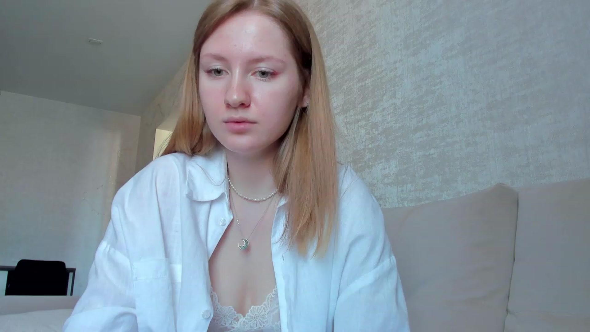 Gallery image thumbnail from cutegirlAlice's myfreecams stream on, 03/13/2023, 07:28 image 15 of 20