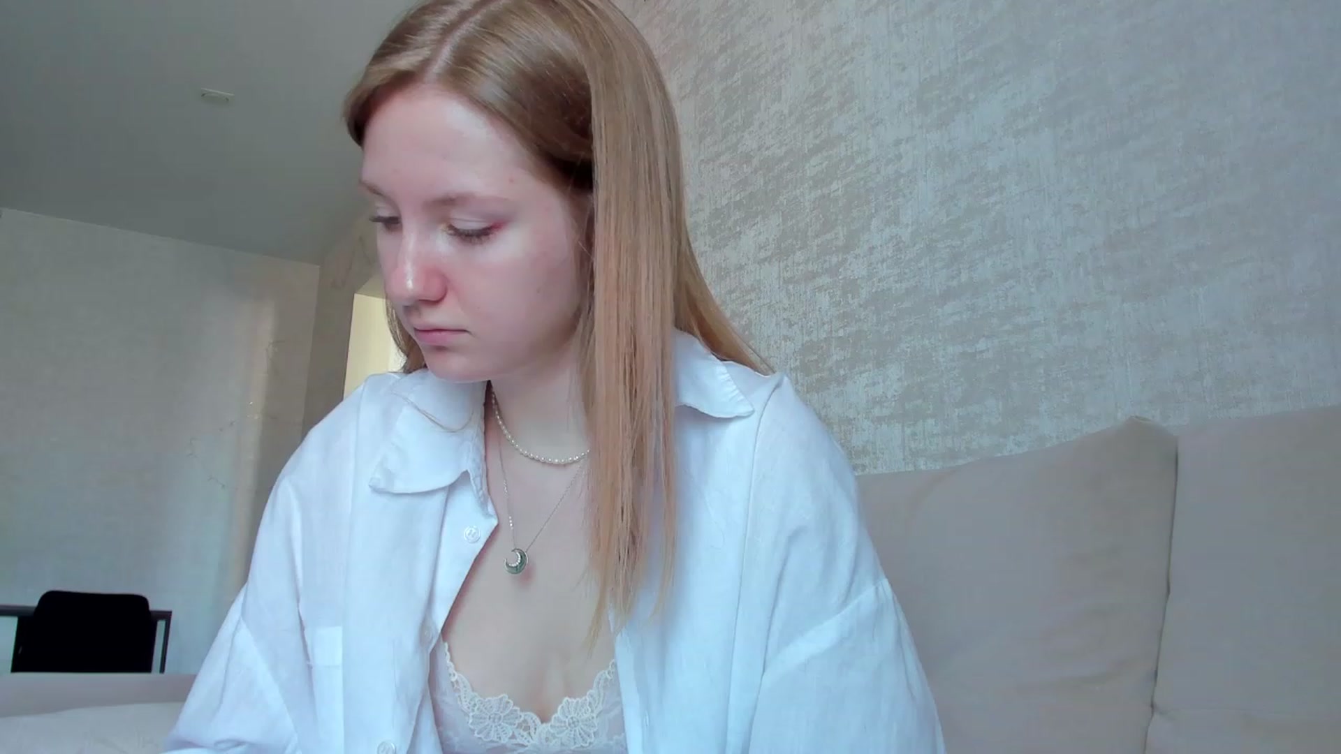 Gallery image thumbnail from cutegirlAlice's myfreecams stream on, 03/13/2023, 07:28 image 11 of 20