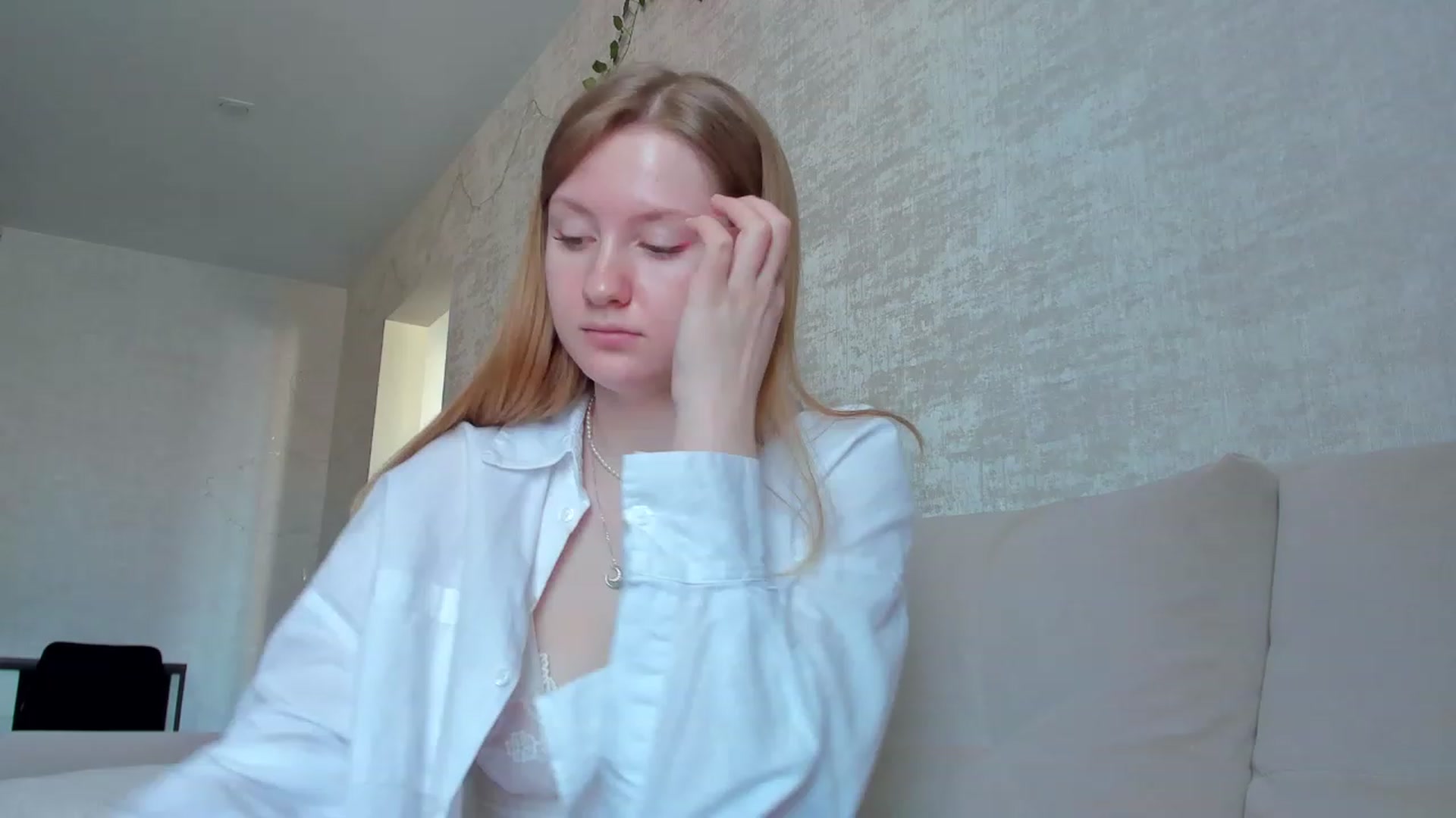 Gallery image thumbnail from cutegirlAlice's myfreecams stream on, 03/13/2023, 07:28 image 7 of 20