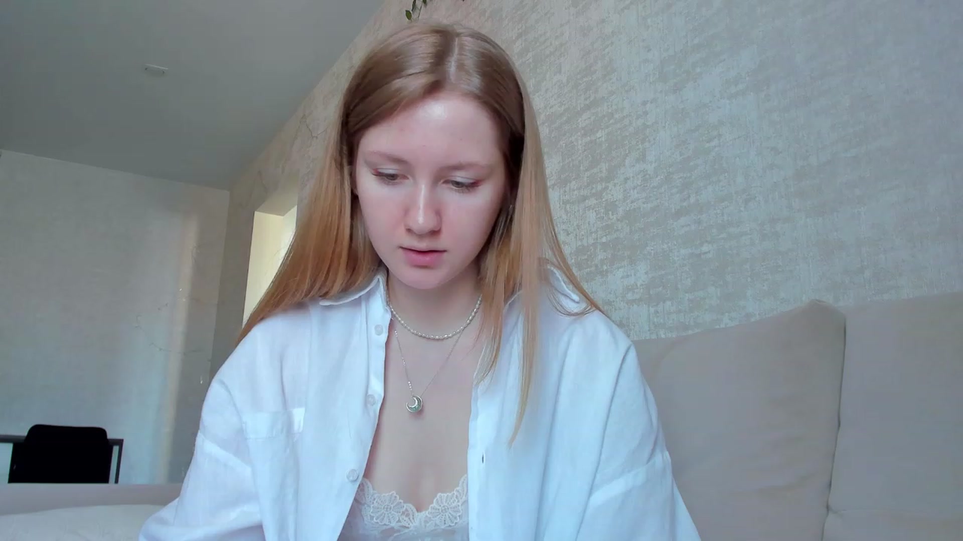 Gallery image thumbnail from cutegirlAlice's myfreecams stream on, 03/13/2023, 07:28 image 3 of 20