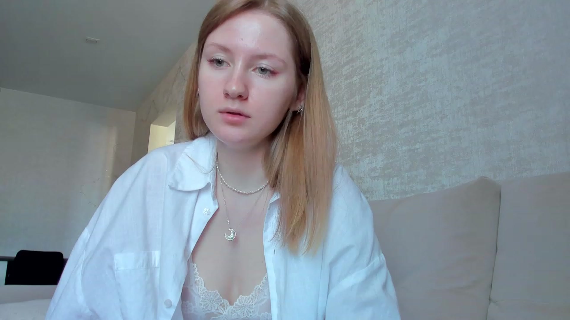 Gallery image thumbnail from cutegirlAlice's myfreecams stream on, 03/13/2023, 07:28 image 14 of 20