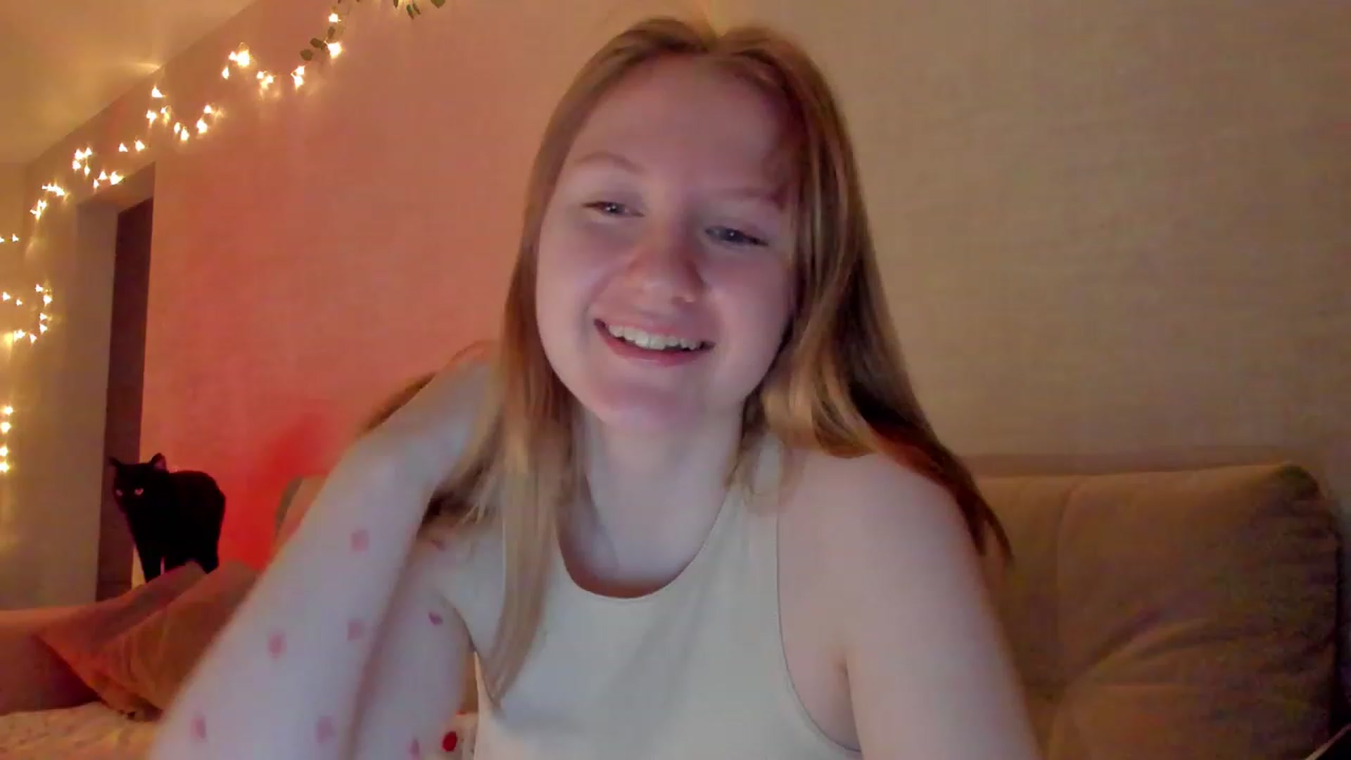 Gallery image thumbnail from cutegirlAlice's myfreecams stream on, 03/15/2023, 15:26 image 16 of 20