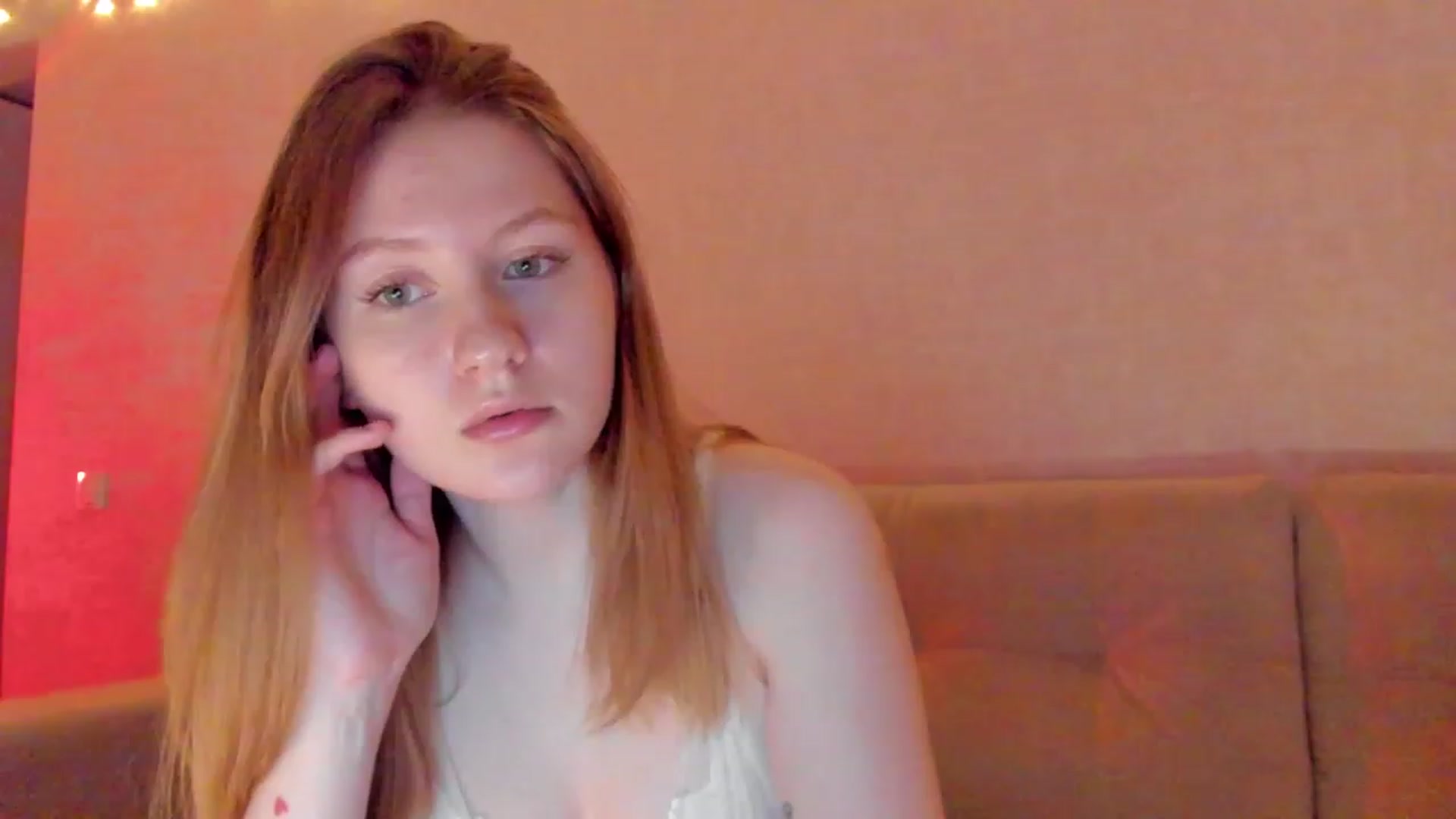 Gallery image thumbnail from cutegirlAlice's myfreecams stream on, 03/31/2023, 15:38 image 9 of 20