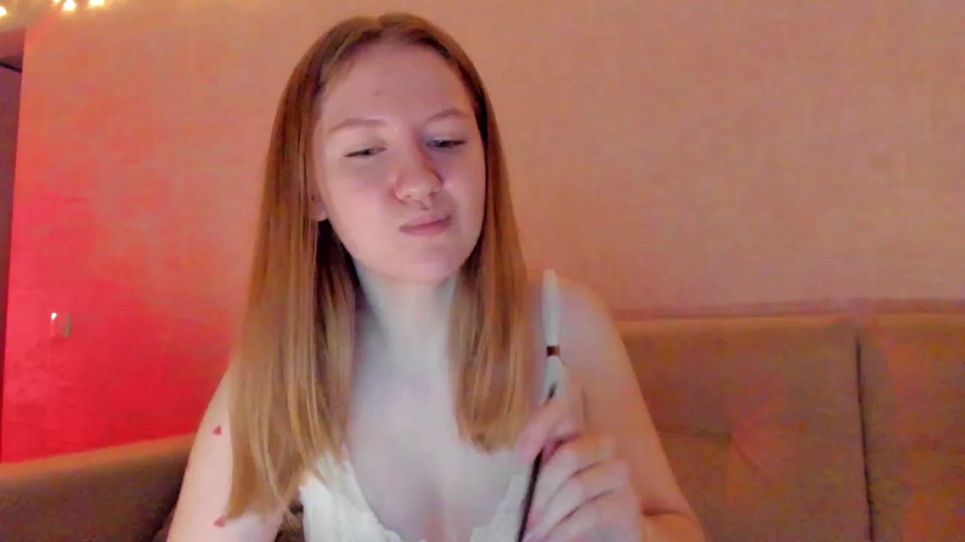 Gallery image thumbnail from cutegirlAlice's myfreecams stream on, 03/31/2023, 15:38 image 5 of 20