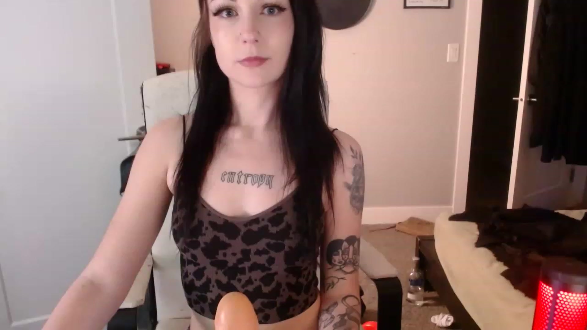 Gallery image thumbnail from cuteholly's myfreecams stream on, 01/31/2023, 09:31 image 7 of 20