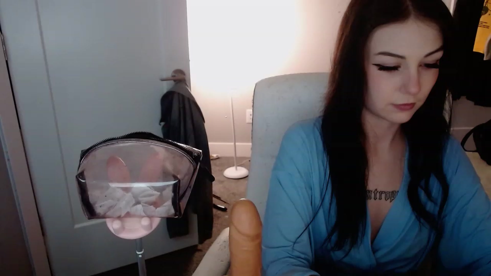 Gallery image thumbnail from cuteholly's myfreecams stream on, 02/09/2023, 11:57 image 4 of 20