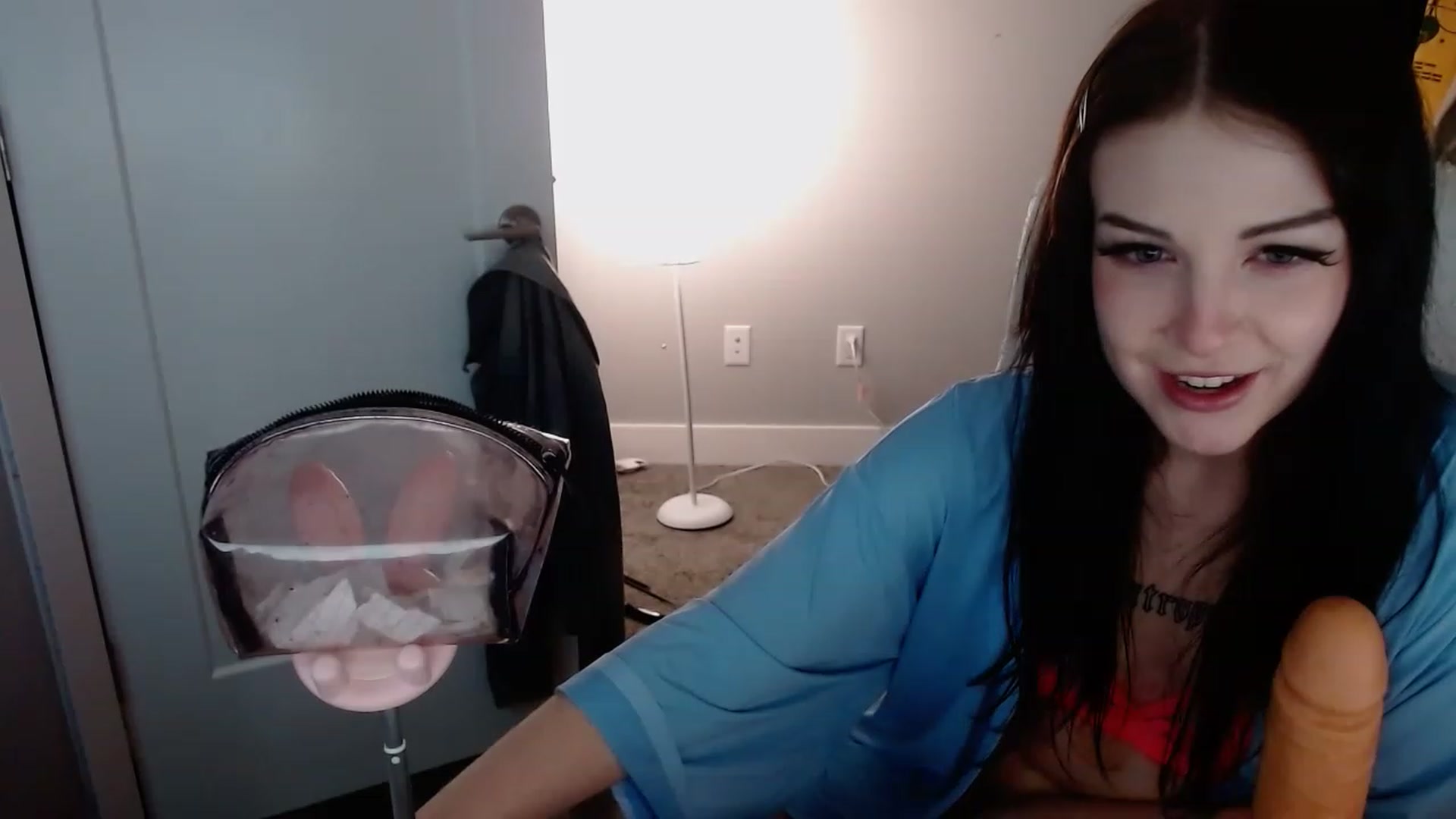 Gallery image thumbnail from cuteholly's myfreecams stream on, 02/09/2023, 11:57 image 19 of 20