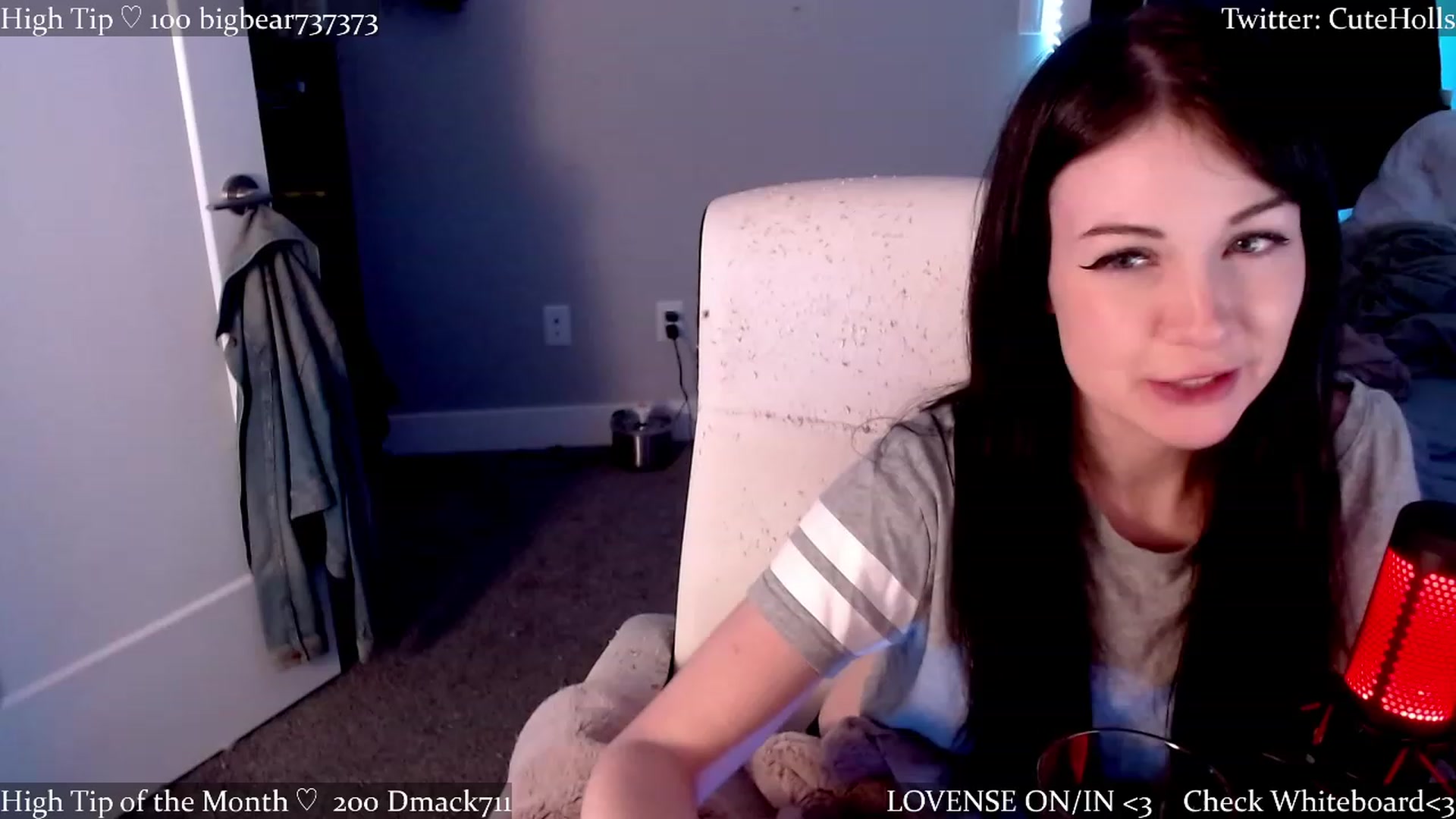 Gallery image thumbnail from cuteholly's myfreecams stream on, 03/21/2023, 09:39 image 1 of 20
