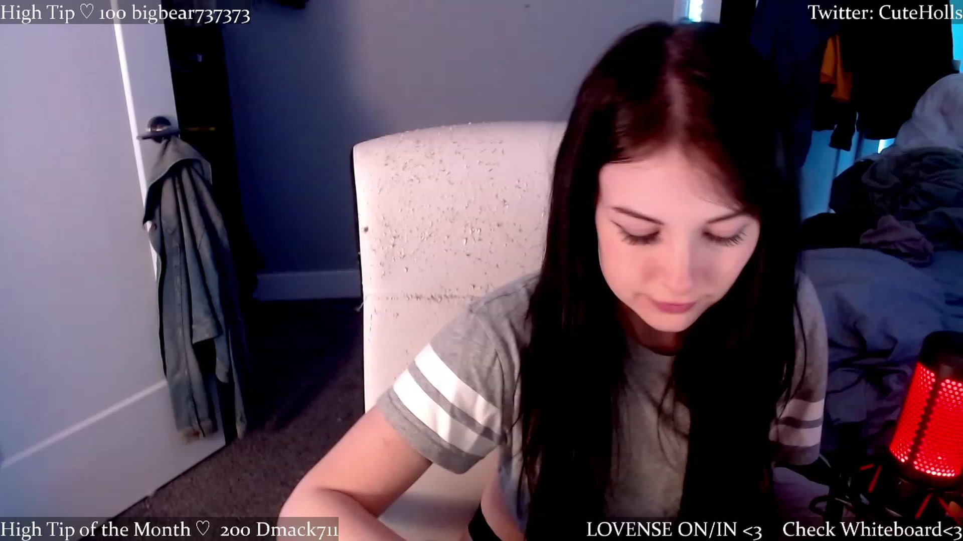 Gallery image thumbnail from cuteholly's myfreecams stream on, 03/21/2023, 09:39 image 10 of 20