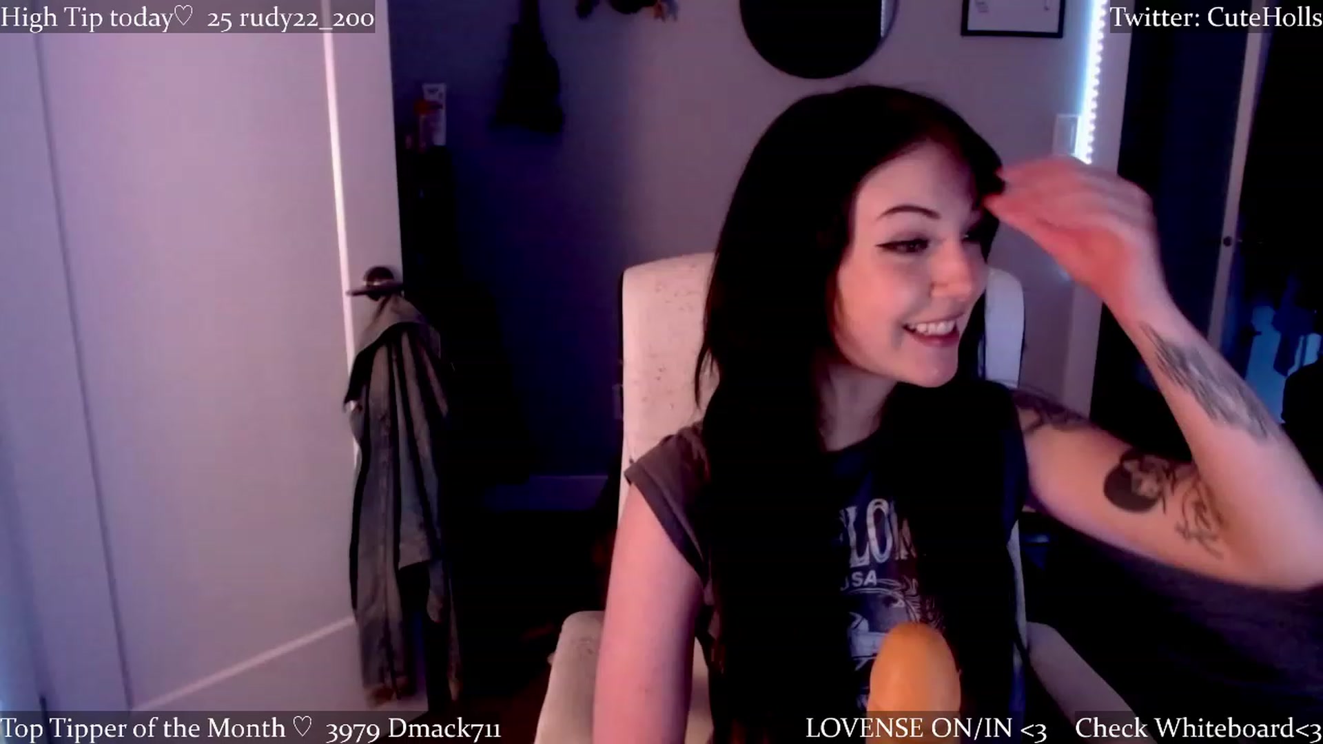 Gallery image thumbnail from cuteholly's myfreecams stream on, 03/22/2023, 20:19 image 20 of 20