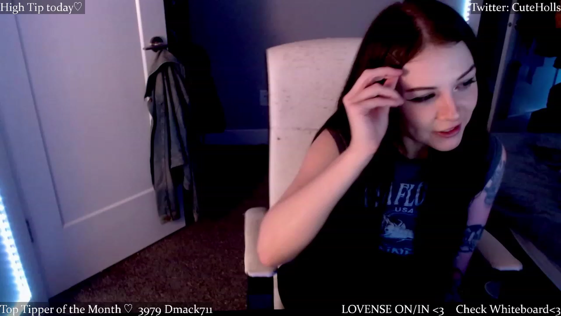 Gallery image thumbnail from cuteholly's myfreecams stream on, 03/22/2023, 20:19 image 1 of 20