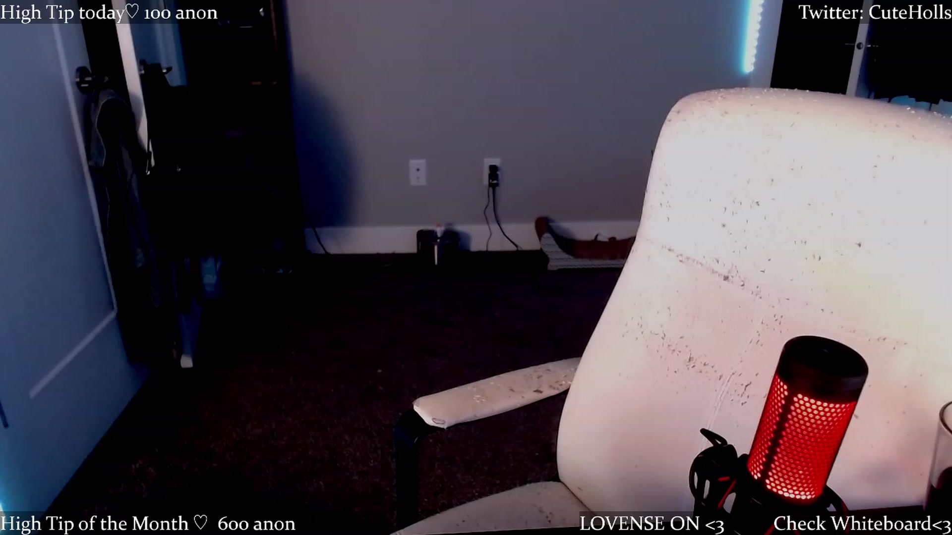 Gallery image thumbnail from cuteholly's myfreecams stream on, 04/15/2023, 08:45 image 17 of 20