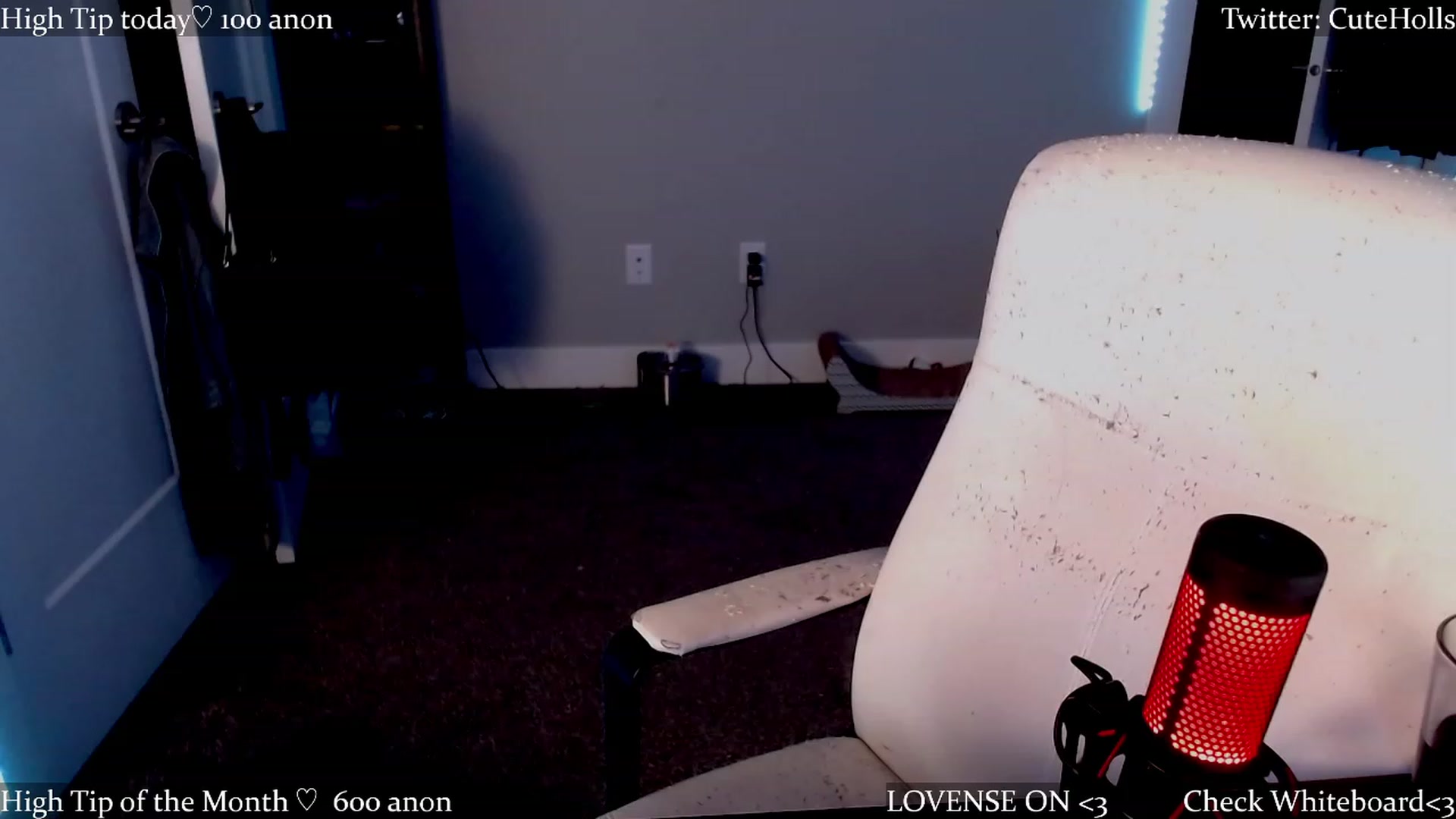 Gallery image thumbnail from cuteholly's myfreecams stream on, 04/15/2023, 08:45 image 18 of 20