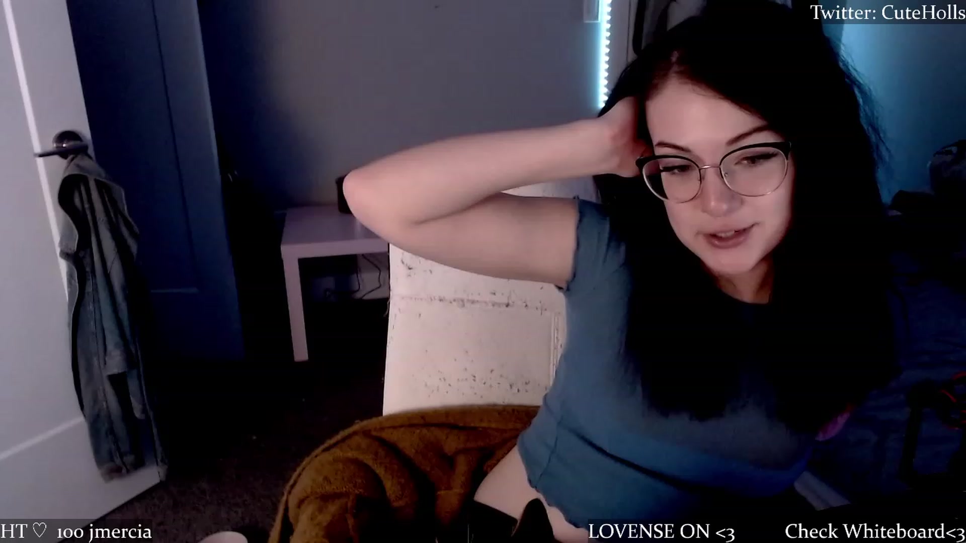 Gallery image thumbnail from cuteholly's myfreecams stream on, 07/01/2023, 05:19 image 2 of 20