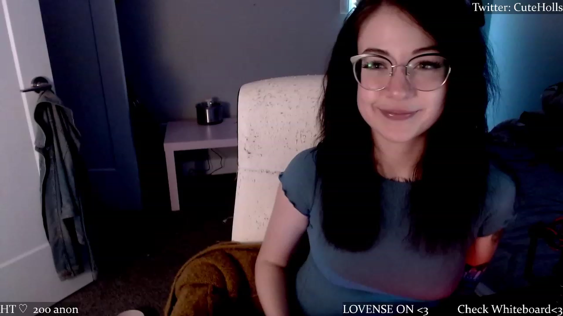 Gallery image thumbnail from cuteholly's myfreecams stream on, 07/01/2023, 05:19 image 6 of 20