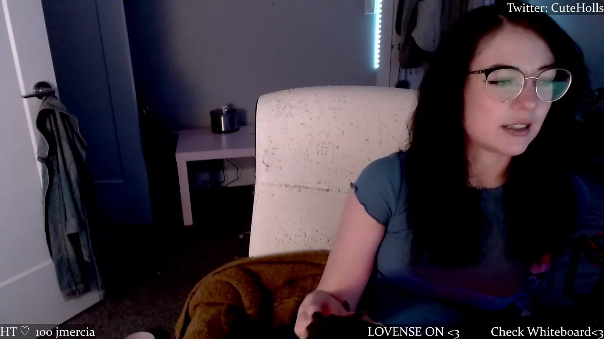 Gallery image thumbnail from cuteholly's myfreecams stream on, 07/01/2023, 05:19 image 1 of 20