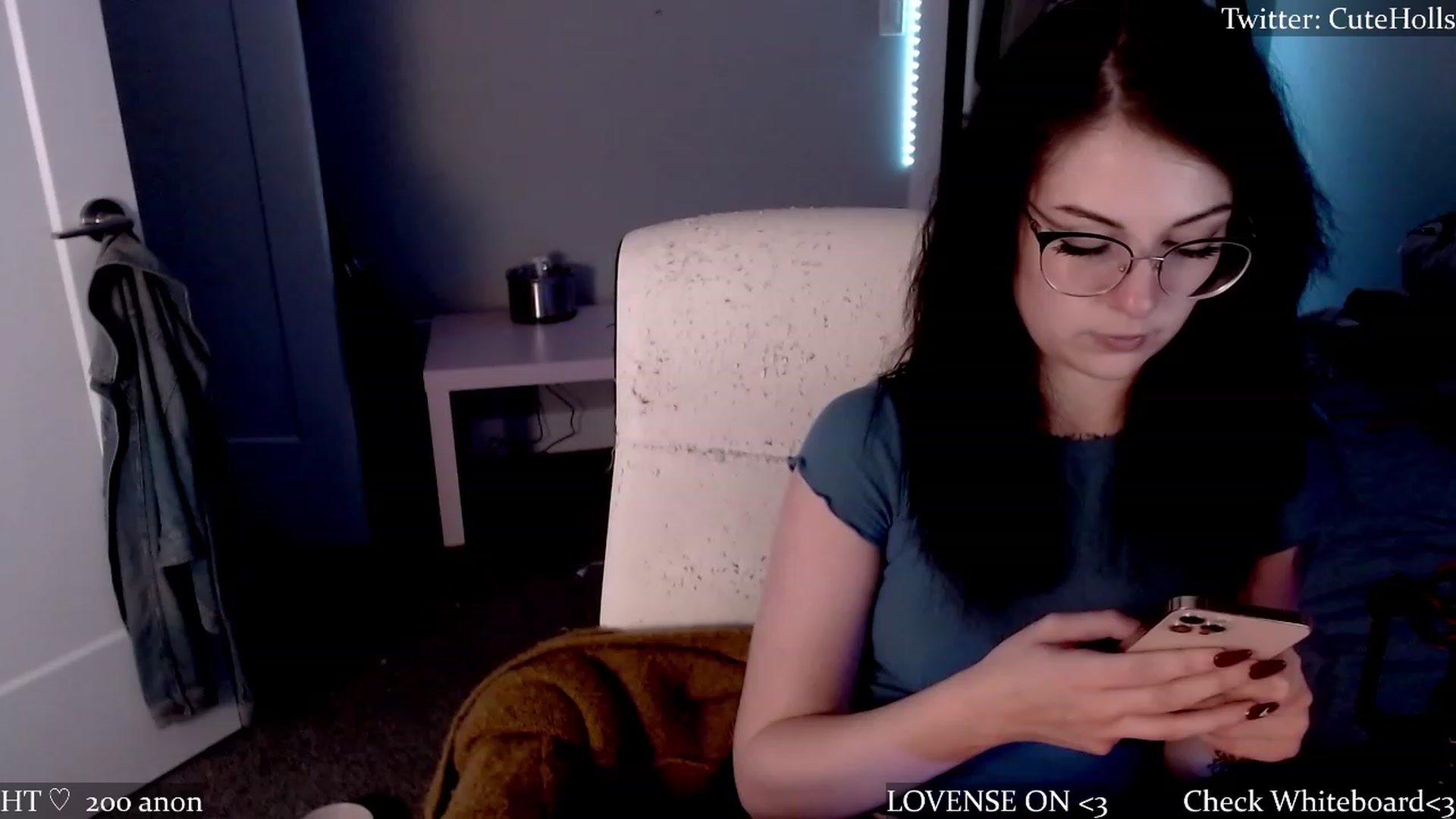Gallery image thumbnail from cuteholly's myfreecams stream on, 07/01/2023, 05:19 image 7 of 20
