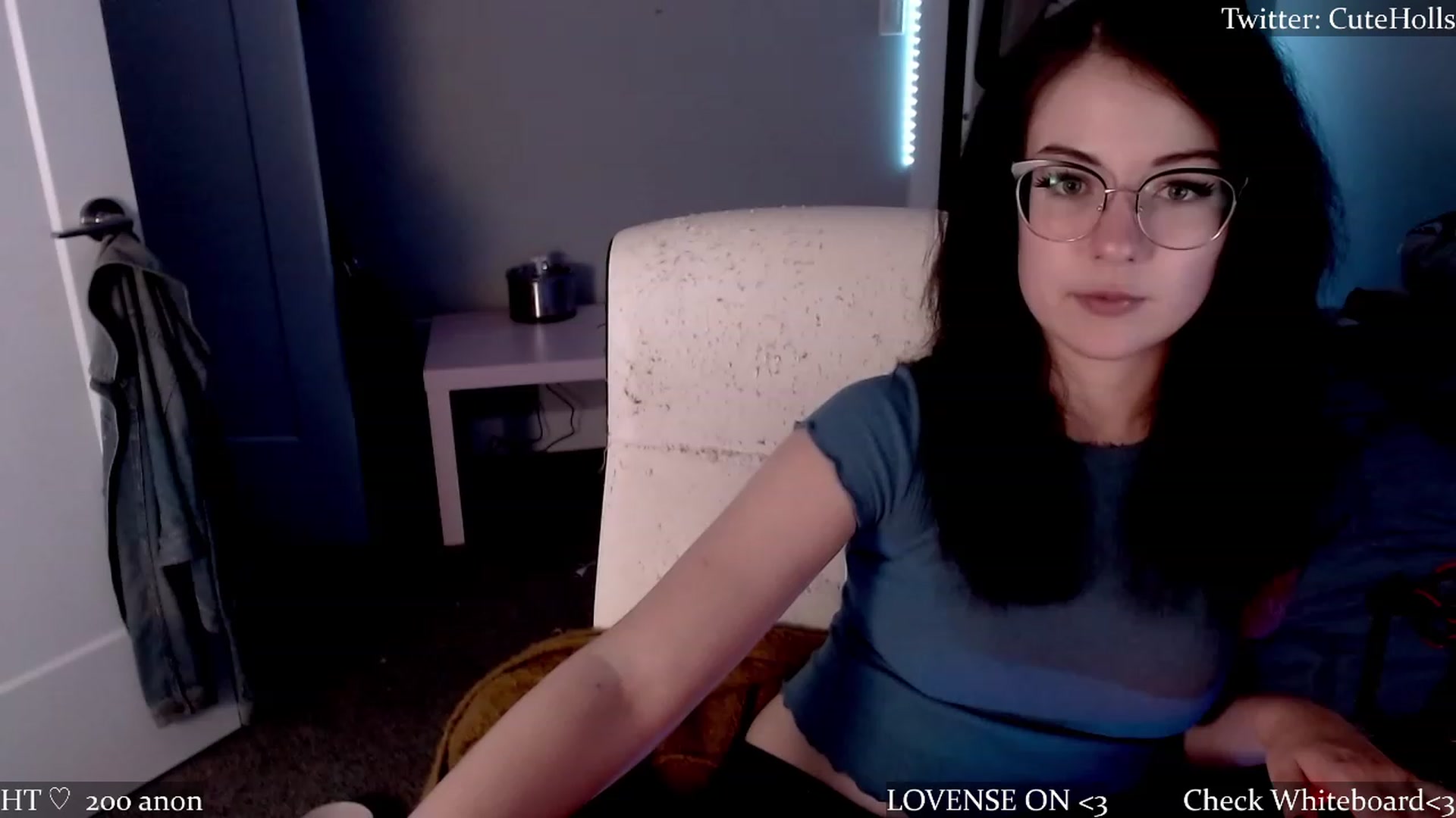Gallery image thumbnail from cuteholly's myfreecams stream on, 07/01/2023, 05:19 image 8 of 20