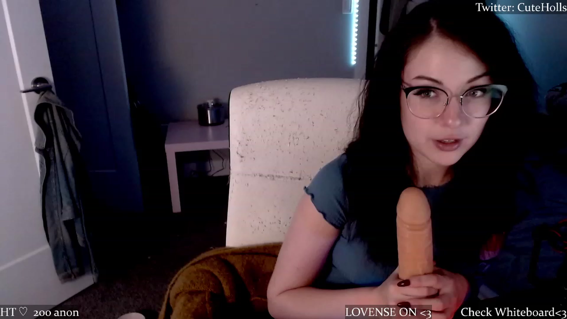 Gallery image thumbnail from cuteholly's myfreecams stream on, 07/01/2023, 05:19 image 9 of 20