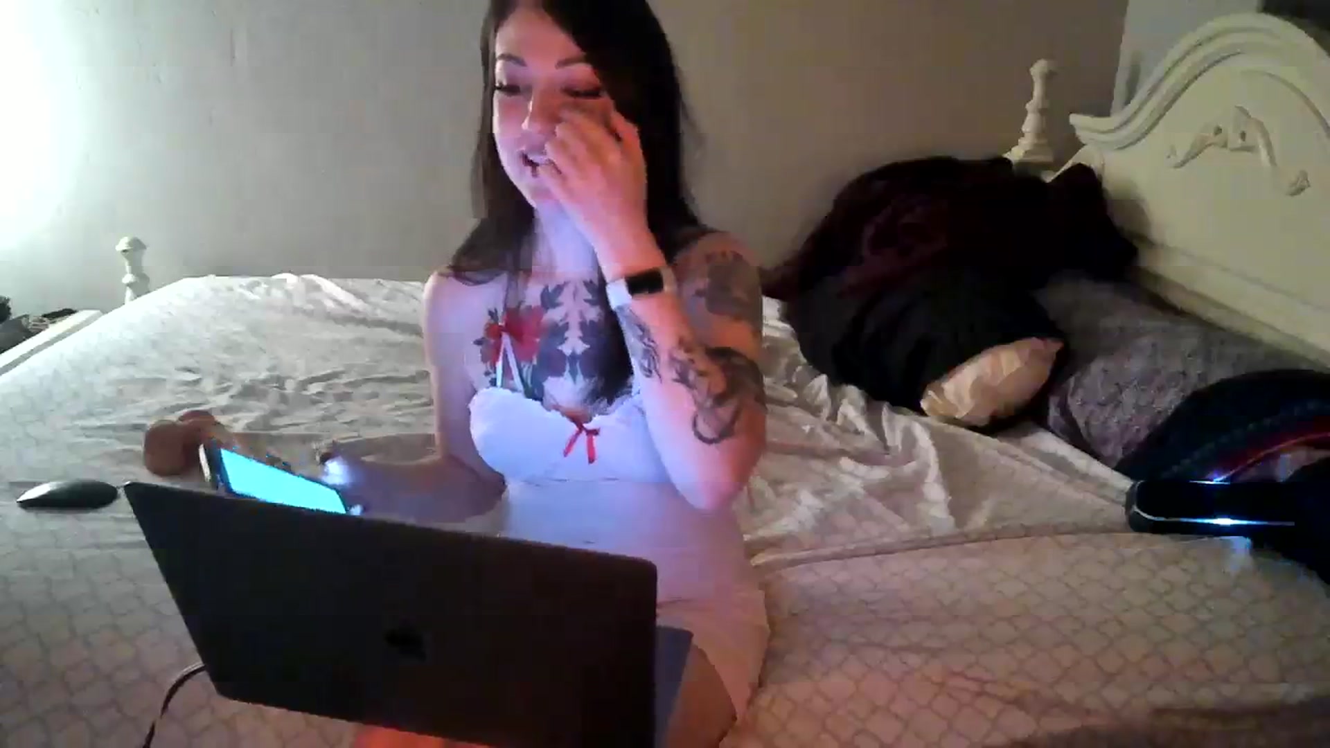 Gallery image thumbnail from cuteholly's myfreecams stream on, 07/29/2023, 06:19 image 10 of 20